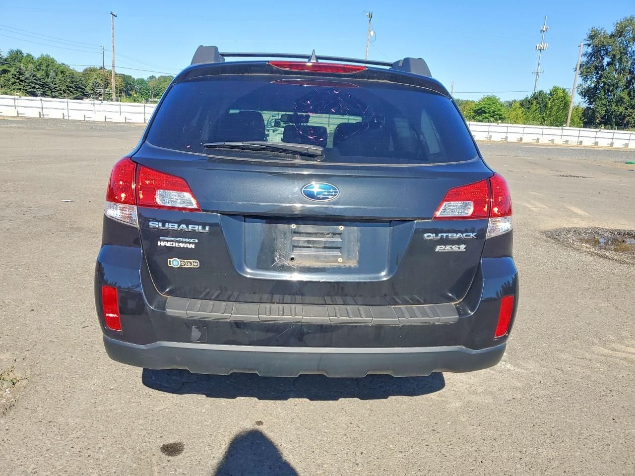 2014 Subaru Outback 2.5i Premium Black vin: 4S4BRBCCXE3200319