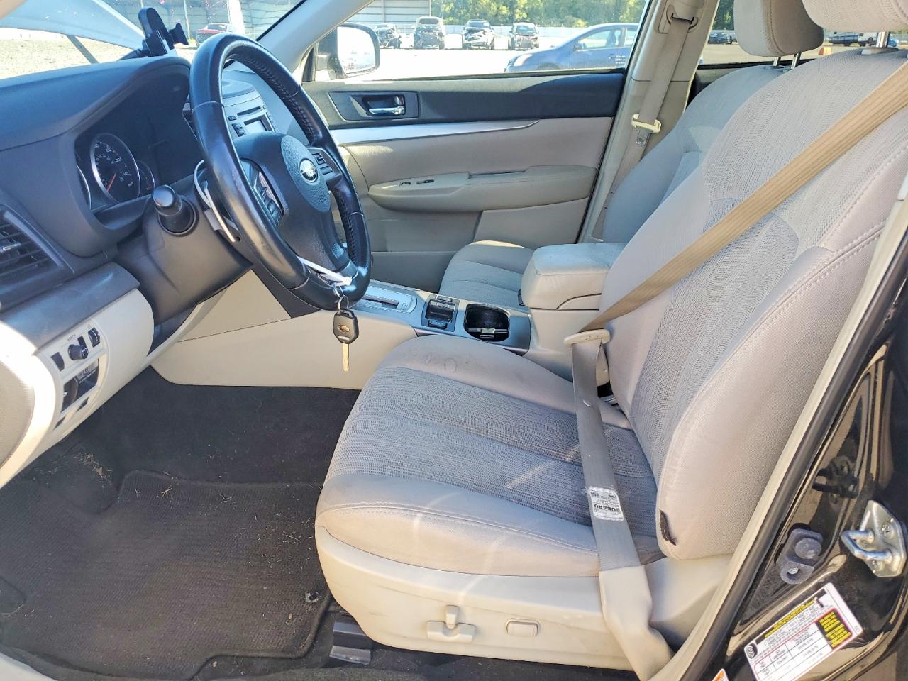 2014 Subaru Outback 2.5i Premium Black vin: 4S4BRBCCXE3200319
