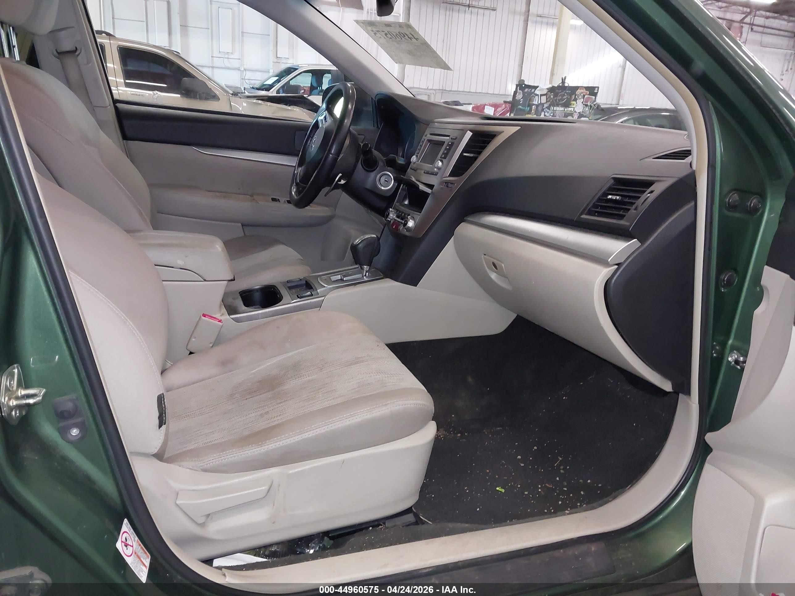 2014 Subaru Outback 2.5i Premium Green vin: 4S4BRBDC0E3226104