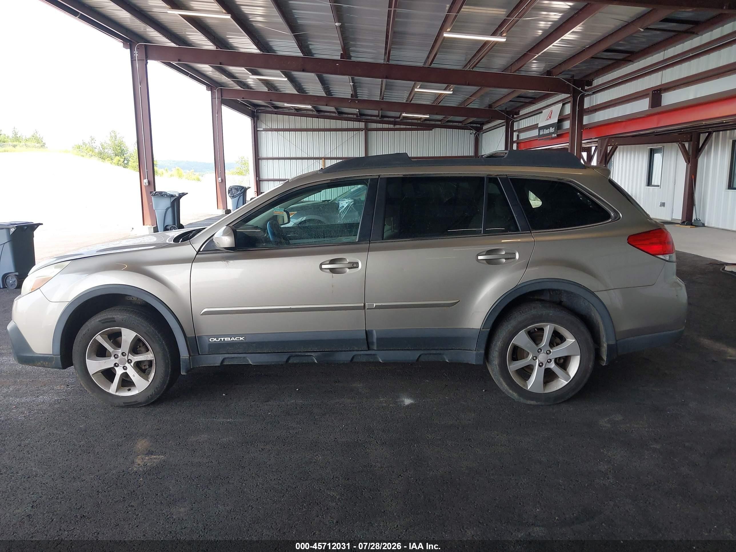 2014 Subaru Outback 2.5i Premium Gold vin: 4S4BRBDC1E3236155