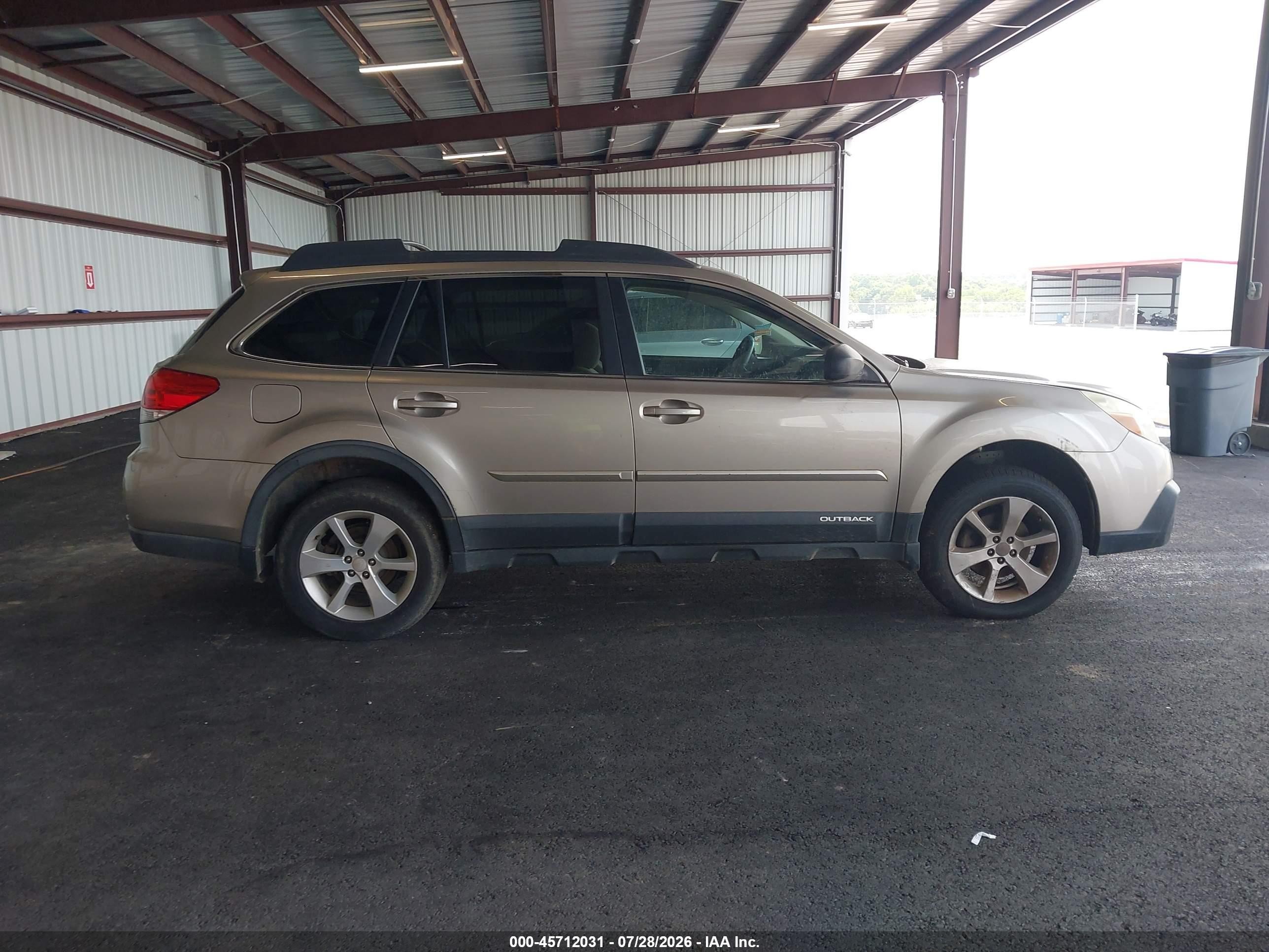 2014 Subaru Outback 2.5i Premium Gold vin: 4S4BRBDC1E3236155
