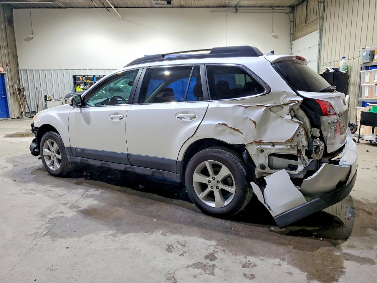 2014 Subaru Outback 2.5i Premium White vin: 4S4BRBDC2E3229411
