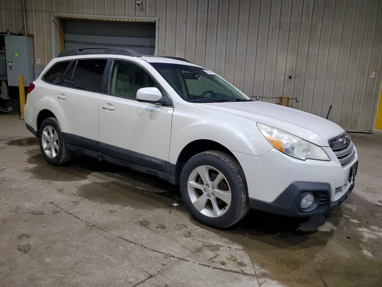 2014 Subaru Outback 2.5i Premium White vin: 4S4BRBDC2E3229411