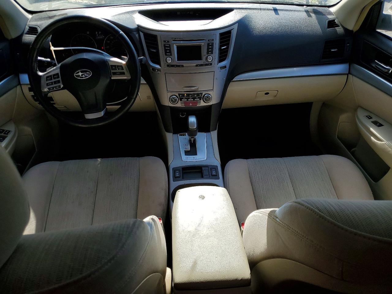 2014 Subaru Outback Серебряный vin: 4S4BRBDC2E3240070