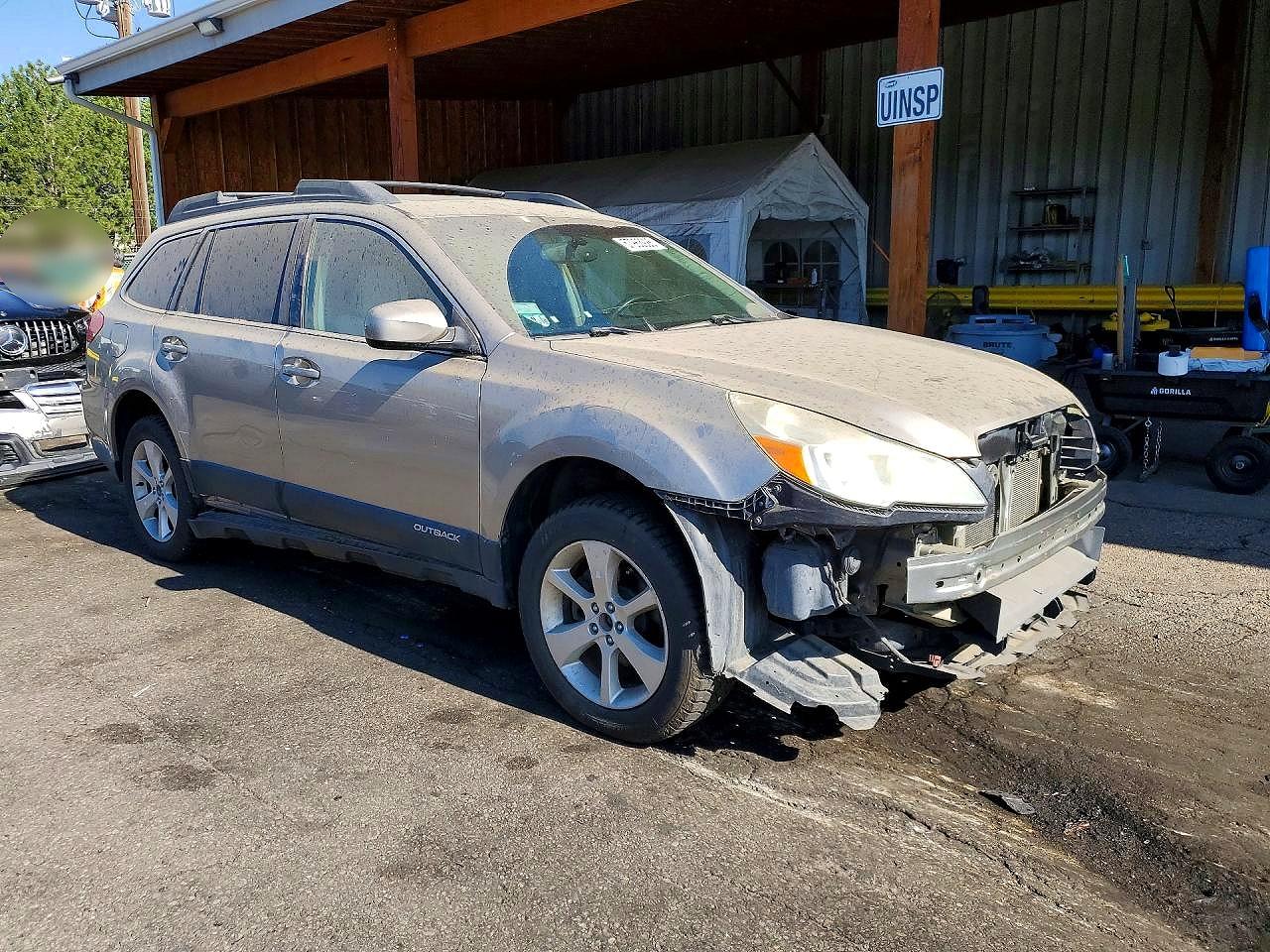 2014 Subaru Outback Серебряный vin: 4S4BRBDC2E3240070