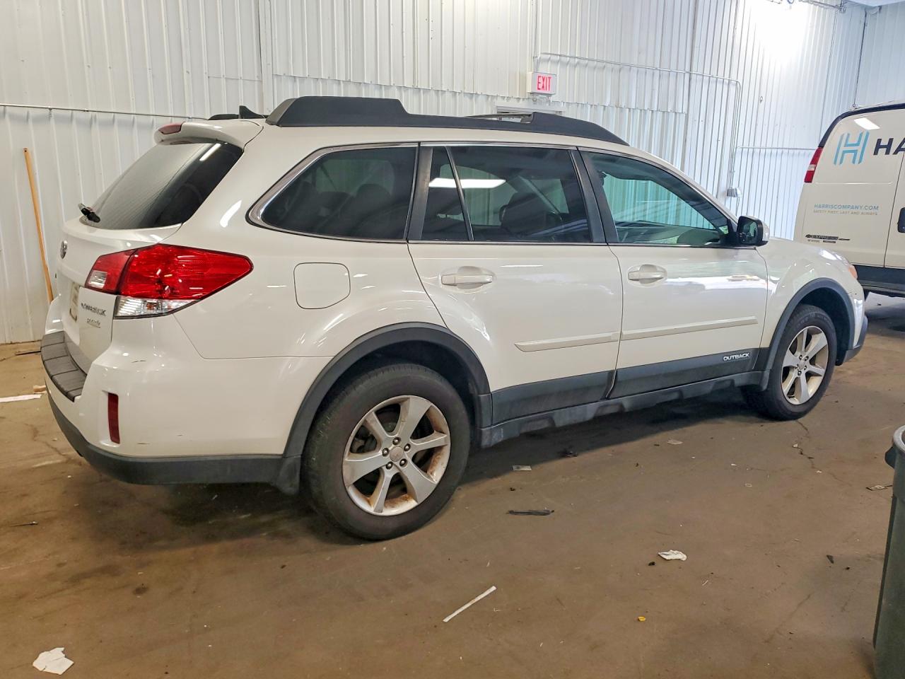 2014 Subaru Outback 2.5i Premium White vin: 4S4BRBDC2E3317150