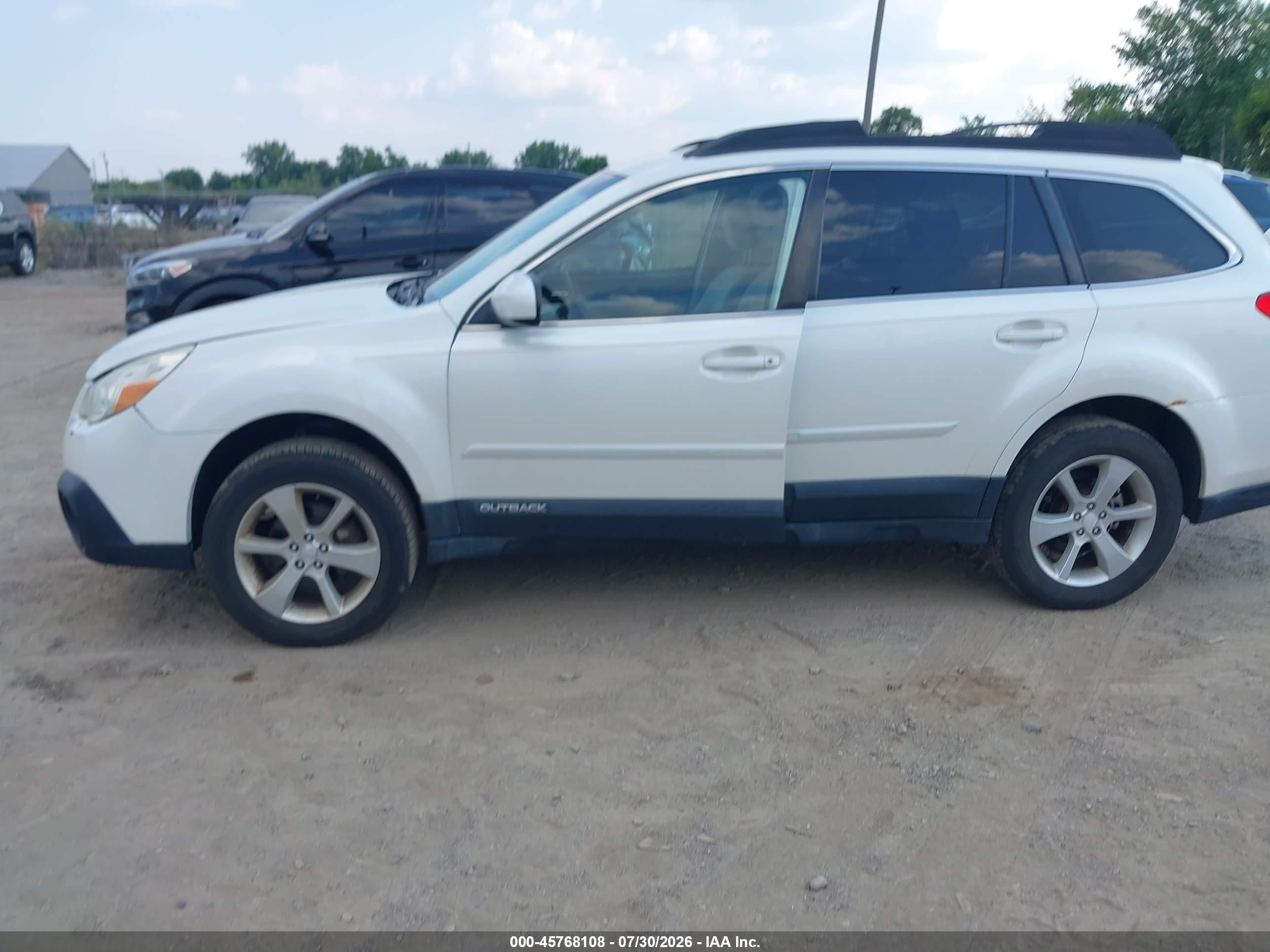 2014 Subaru Outback 2.5i Premium White vin: 4S4BRBDC3E3206316