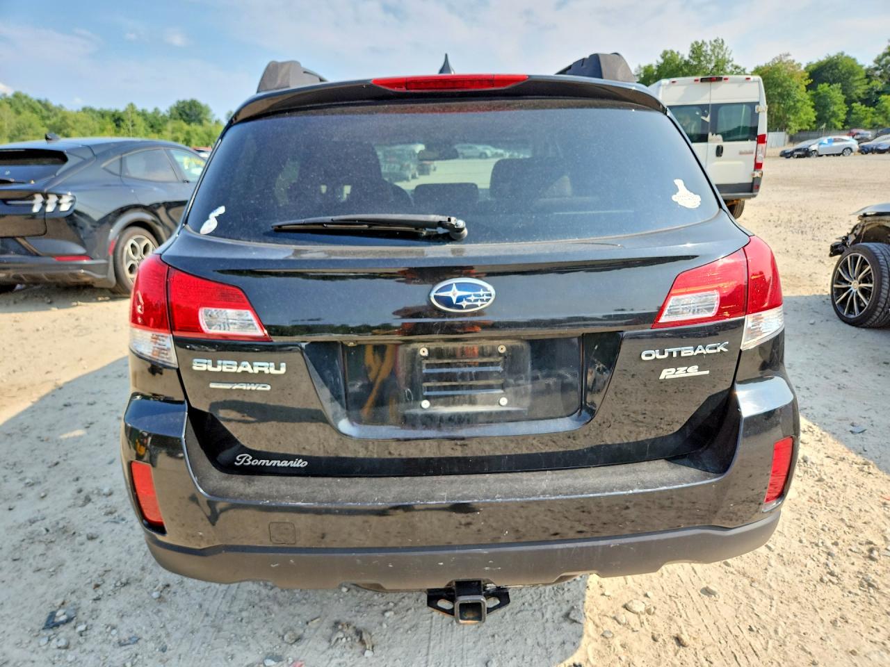 2014 Subaru Outback 2.5i Premium Черный vin: 4S4BRBDC3E3233239