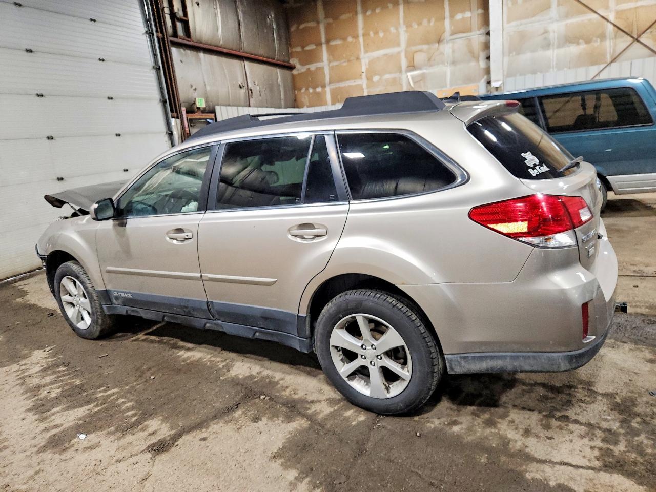 2014 Subaru Outback 2.5i Premium Silver vin: 4S4BRBDC3E3244631