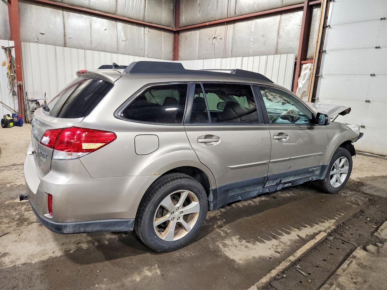 2014 Subaru Outback 2.5i Premium Silver vin: 4S4BRBDC3E3244631