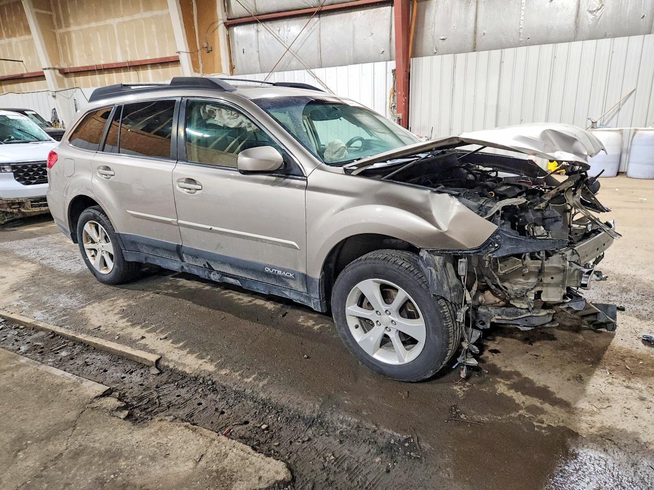 2014 Subaru Outback 2.5i Premium Silver vin: 4S4BRBDC3E3244631