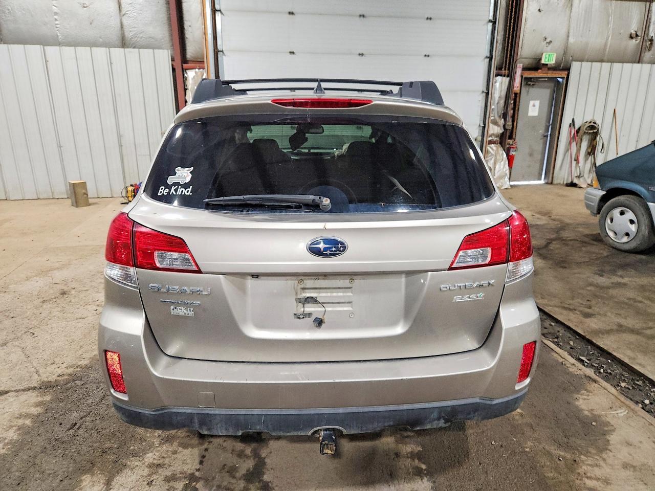 2014 Subaru Outback 2.5i Premium Silver vin: 4S4BRBDC3E3244631