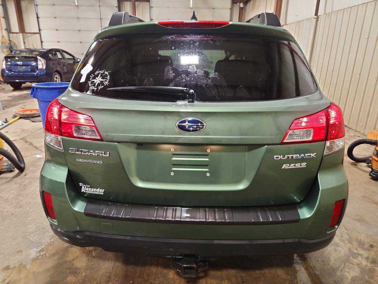 2014 Subaru Outback 2.5i Premium Green vin: 4S4BRBDC6E3235678