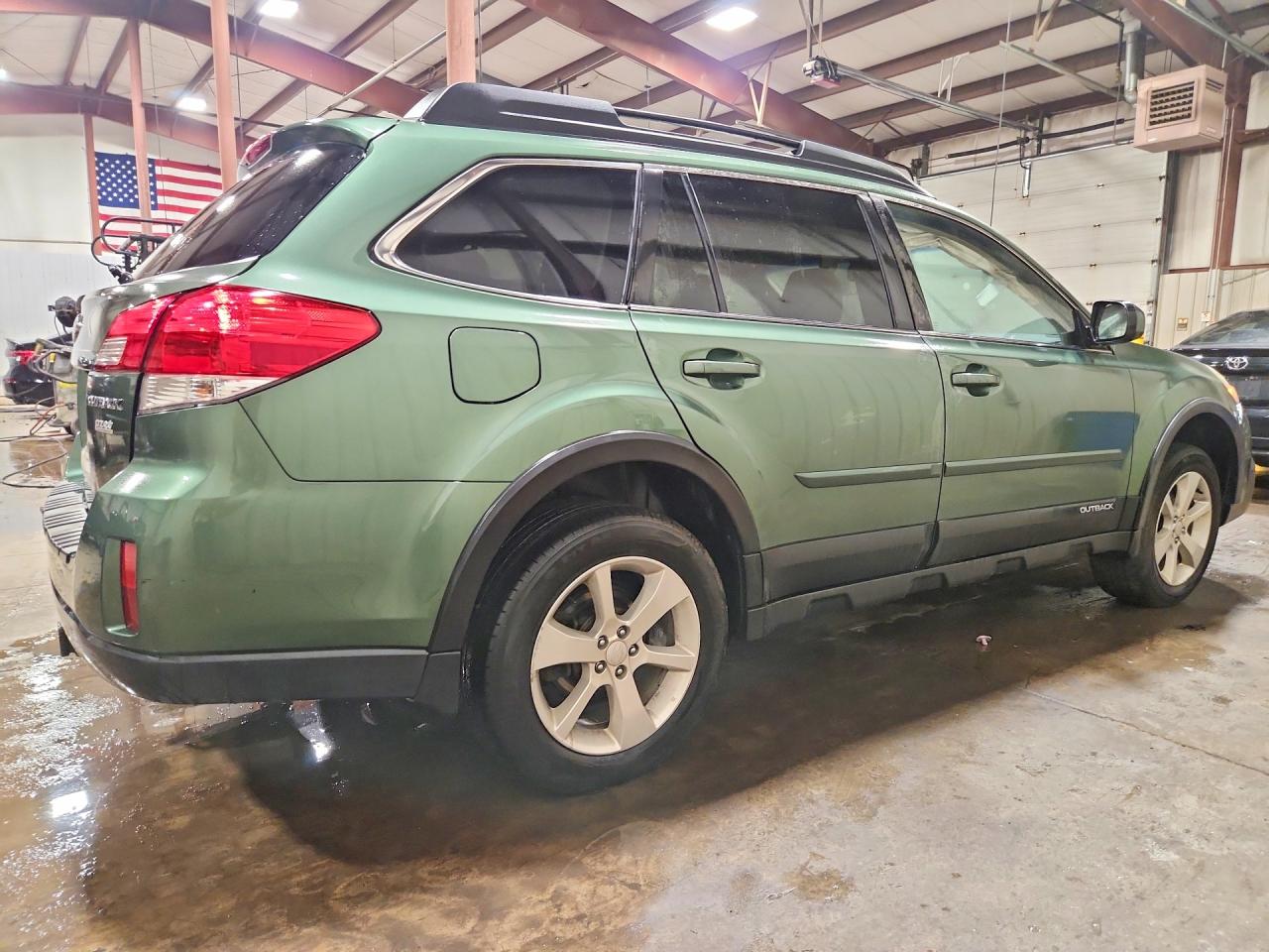 2014 Subaru Outback 2.5i Premium Green vin: 4S4BRBDC6E3235678
