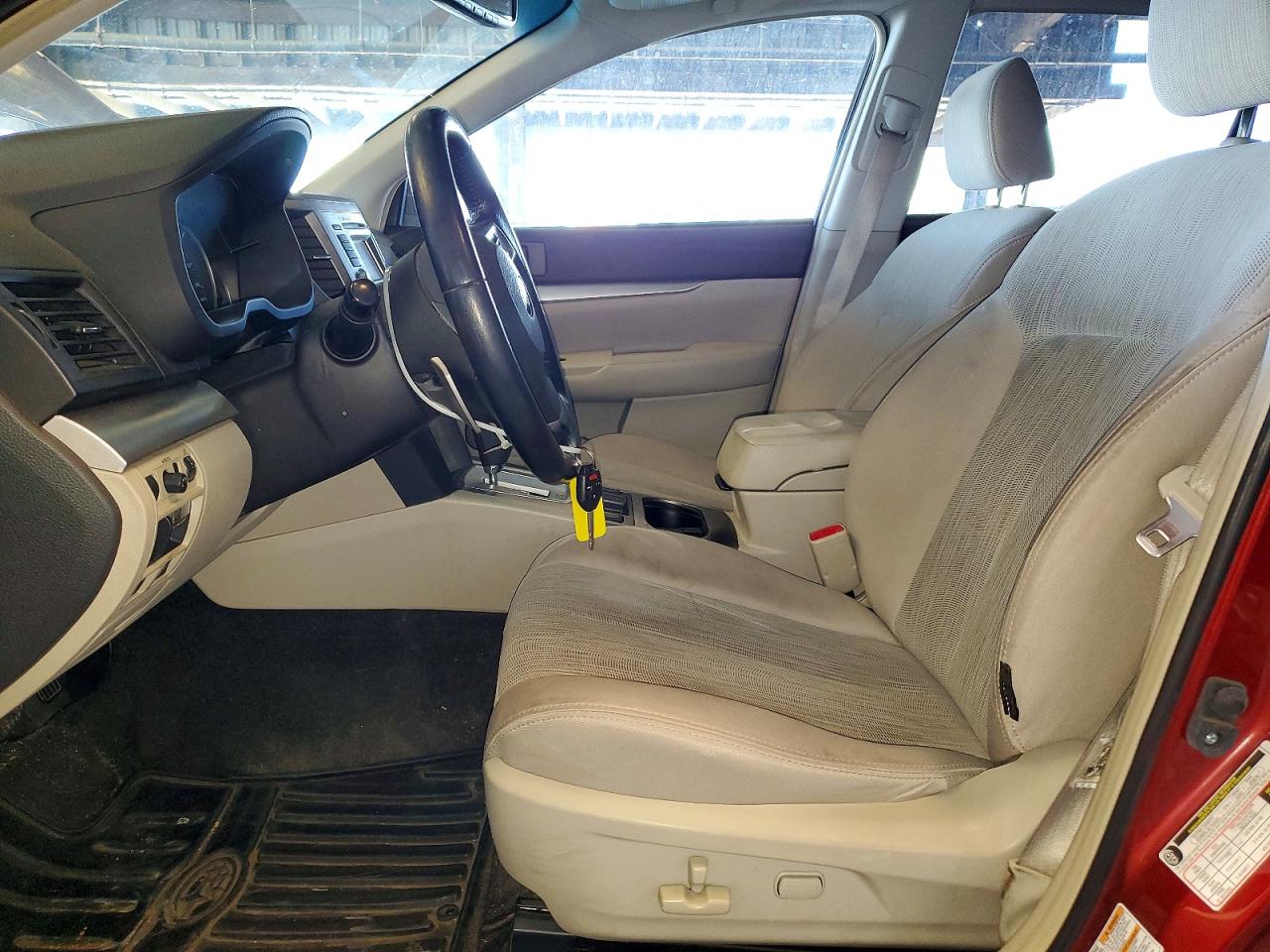 2014 Subaru Outback 2.5i Premium Red vin: 4S4BRBDC7E3208442