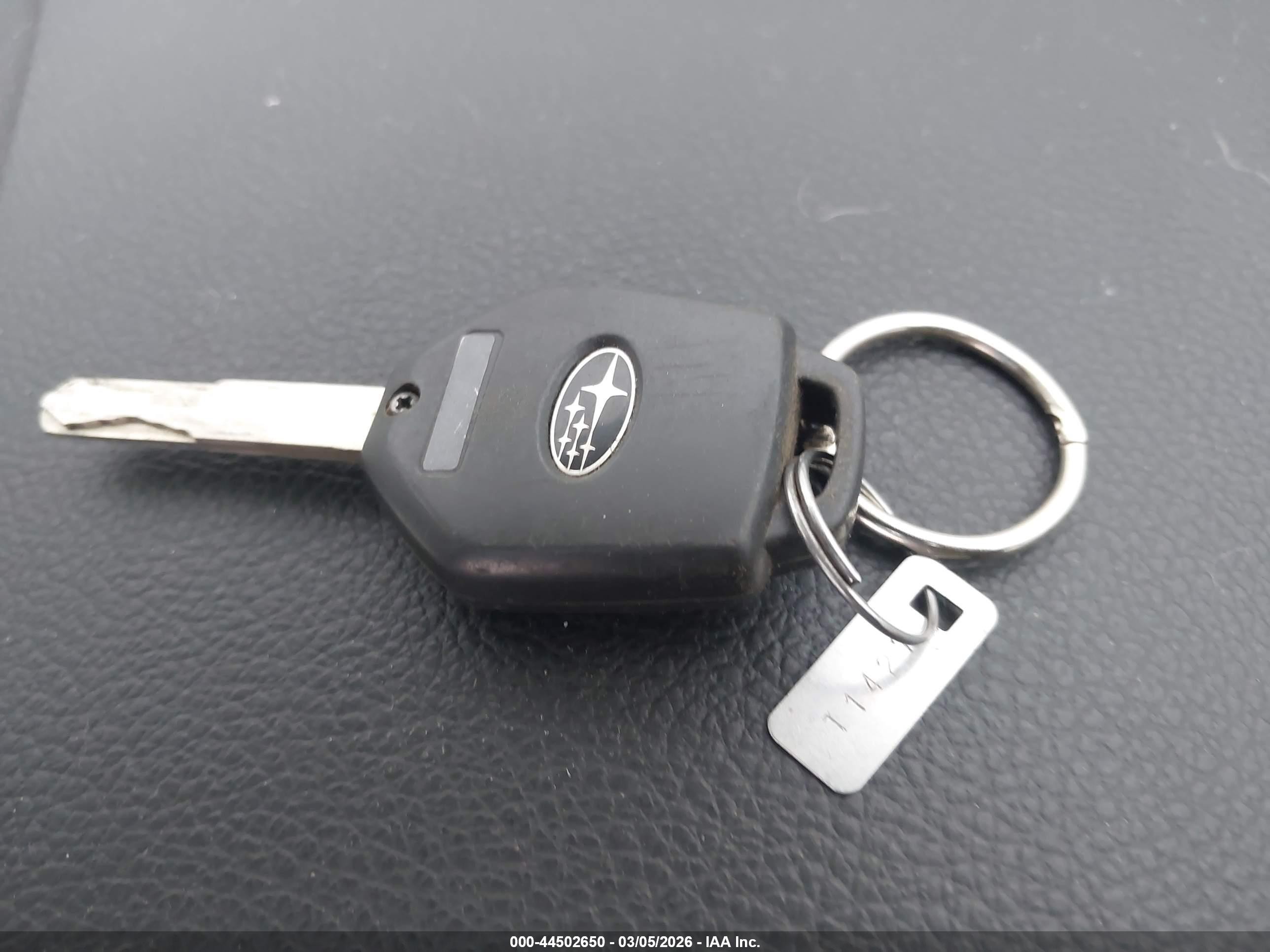 2014 Subaru Outback 2.5i Premium Бежевый vin: 4S4BRBDC7E3315135