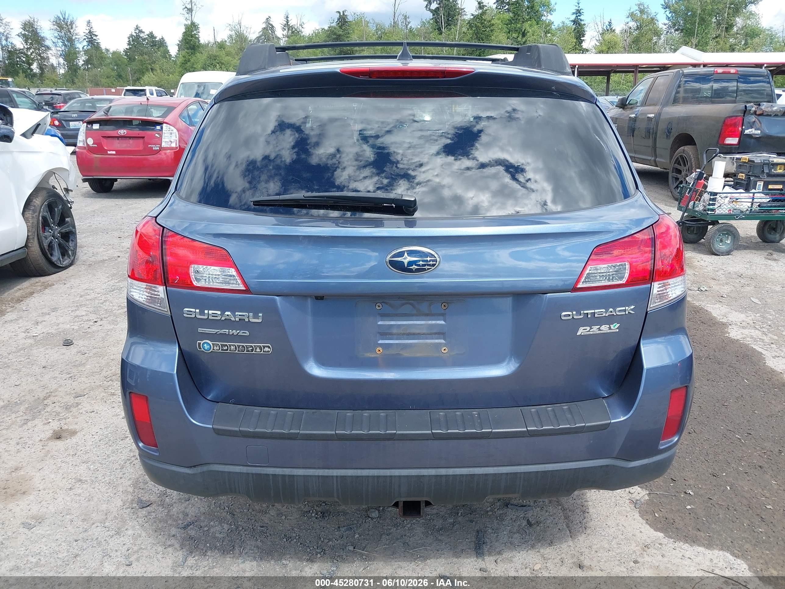 2014 Subaru Outback 2.5i Premium Gray vin: 4S4BRBDC9E3260168
