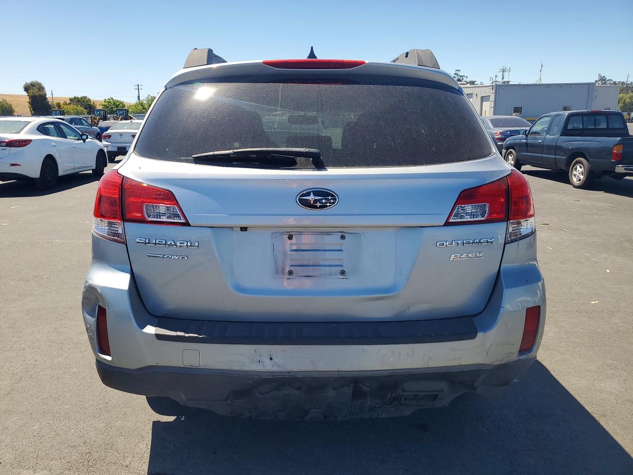 2014 Subaru Outback 2.5i Premium Silver vin: 4S4BRBDC9E3296815