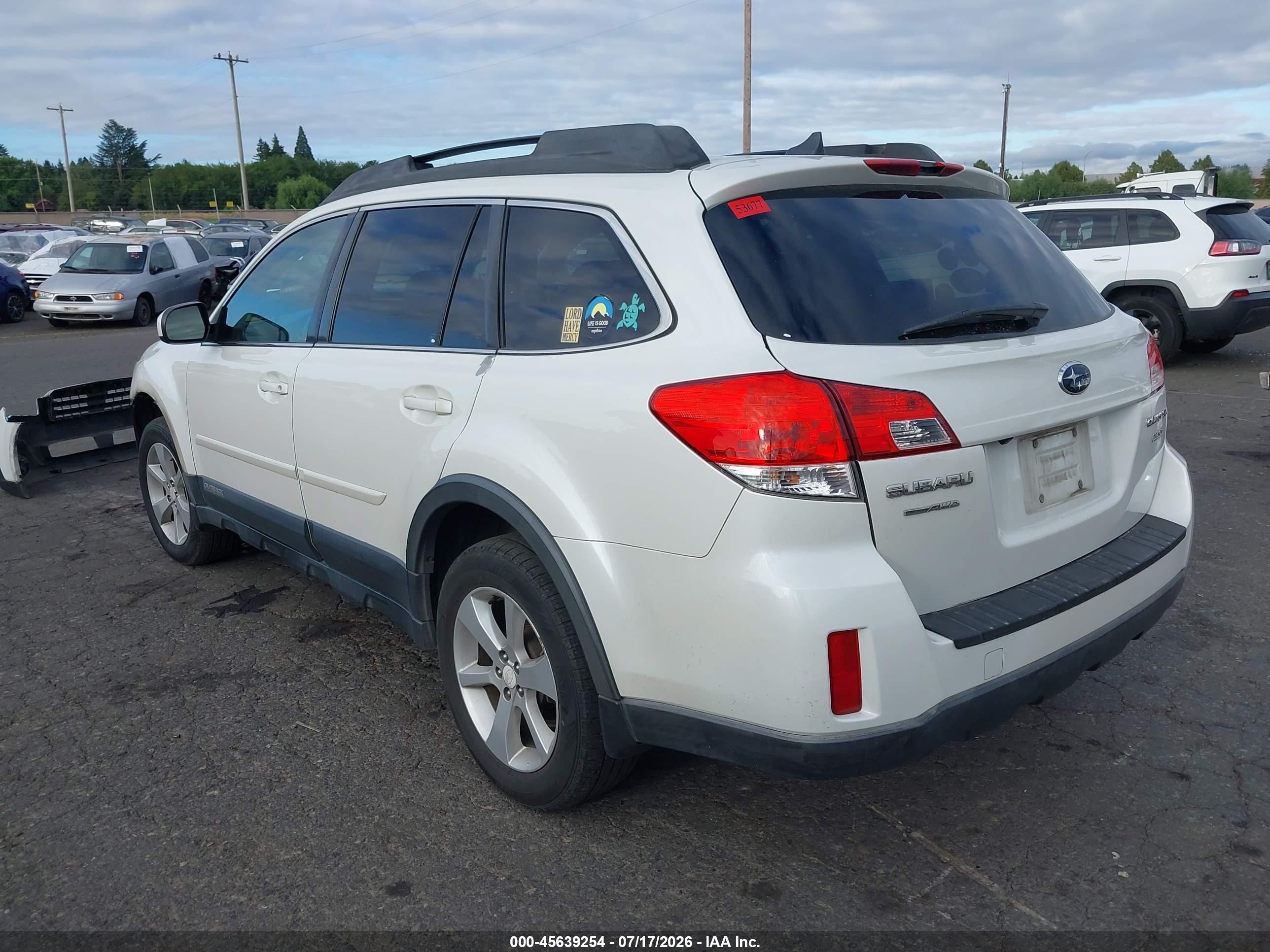 2014 Subaru Outback 2.5i Premium White vin: 4S4BRBDCXE3239815