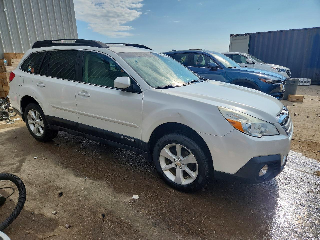 2014 Subaru Outback 2.5i Premium Белый vin: 4S4BRBECXE3201158