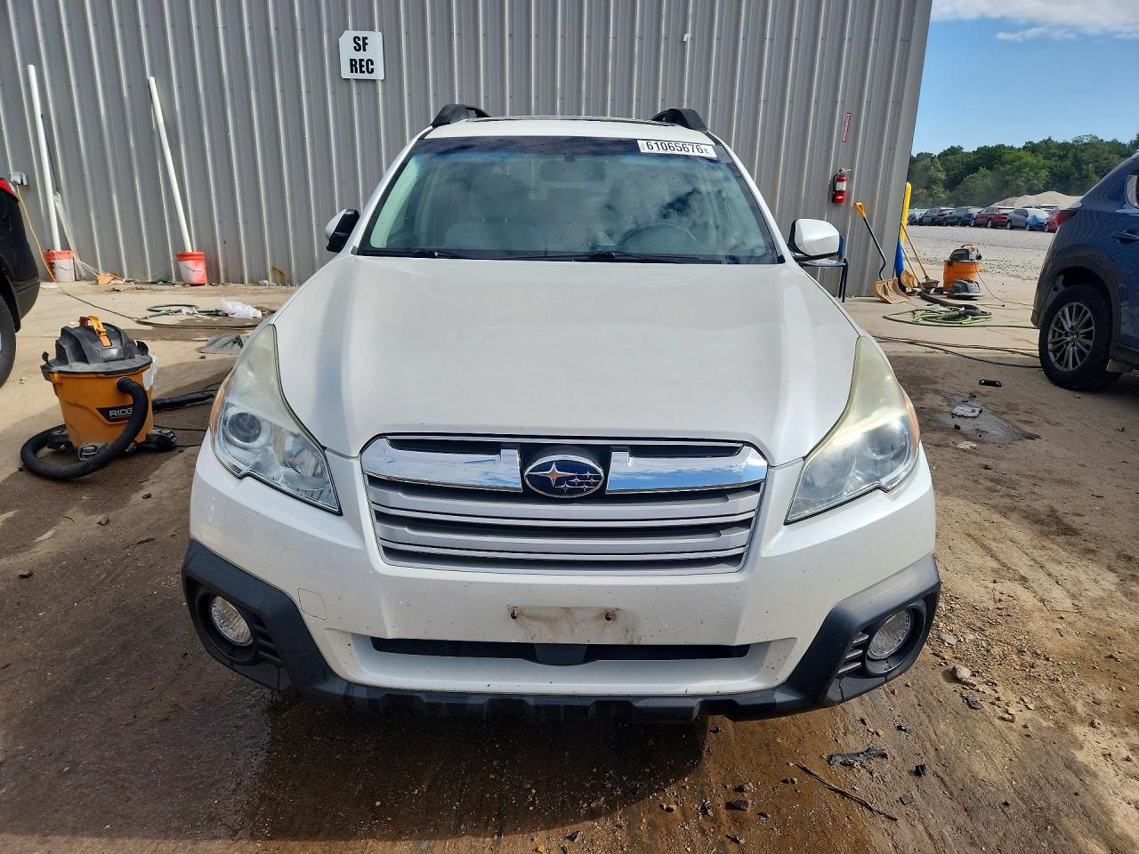 2014 Subaru Outback 2.5i Premium Белый vin: 4S4BRBECXE3201158