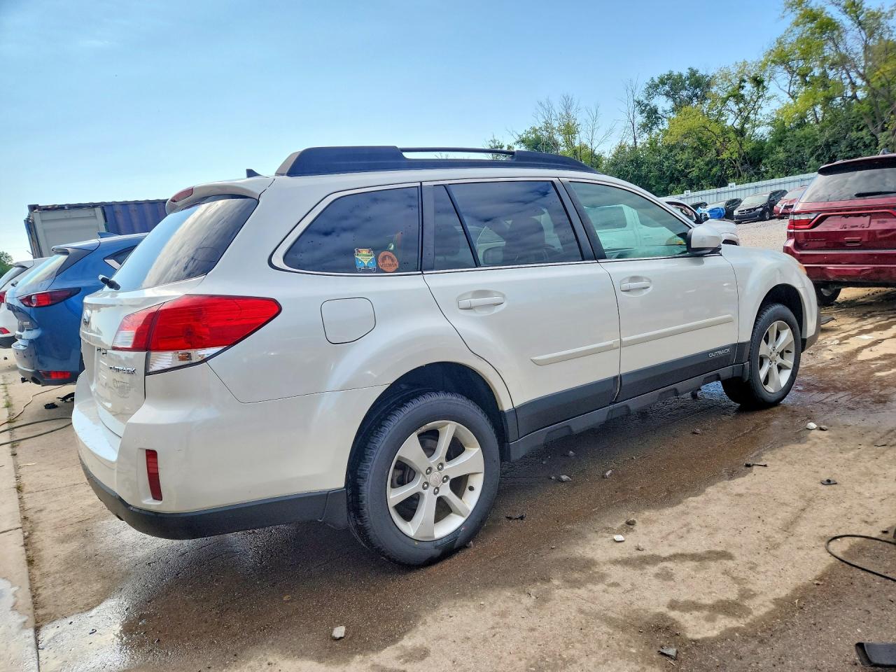2014 Subaru Outback 2.5i Premium Белый vin: 4S4BRBECXE3201158