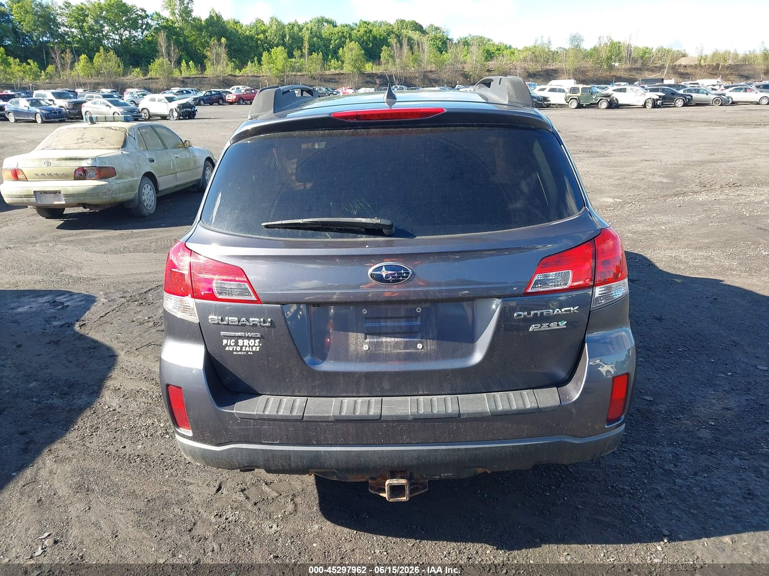 2014 Subaru Outback 2.5i Premium Blue vin: 4S4BRBECXE3243989