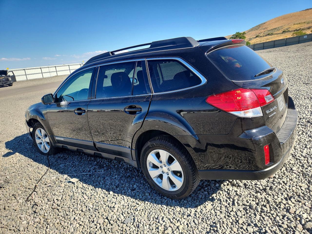 2010 Subaru Outback 2.5i Premium Black vin: 4S4BRBFC1A3318751