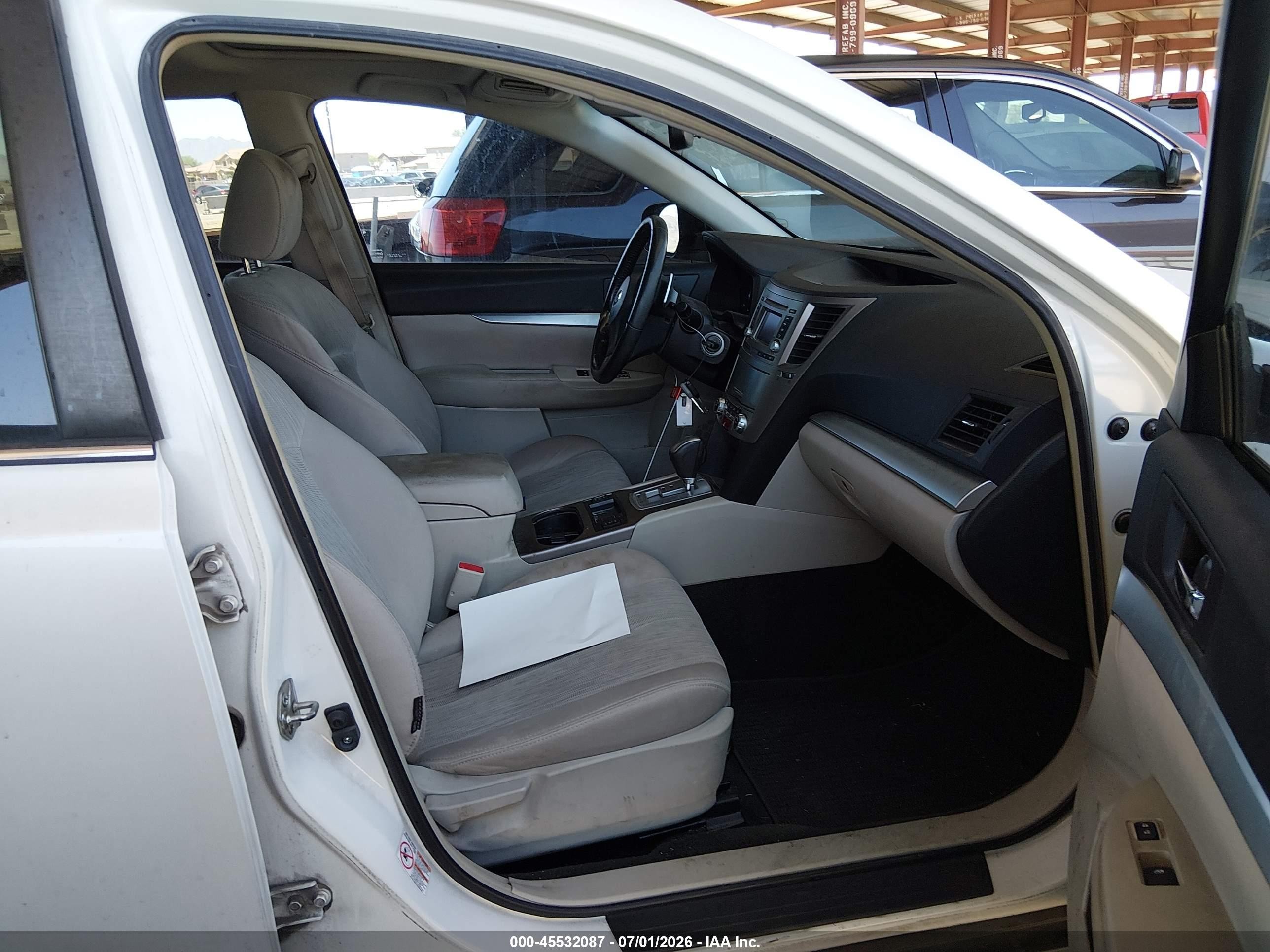 2014 Subaru Outback 2.5i Premium Cream vin: 4S4BRBFC1E3201161