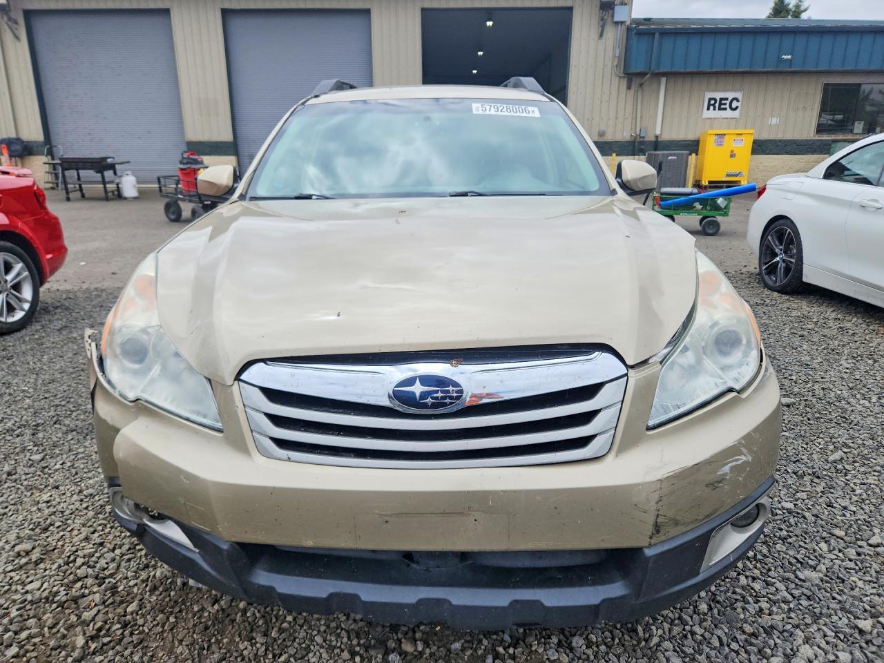 2010 Subaru Outback 2.5i Premium Cream vin: 4S4BRBFC2A3333954