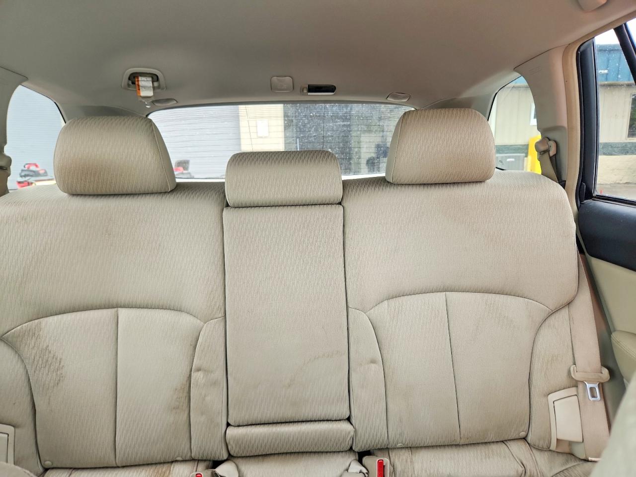 2010 Subaru Outback 2.5i Premium Cream vin: 4S4BRBFC2A3333954
