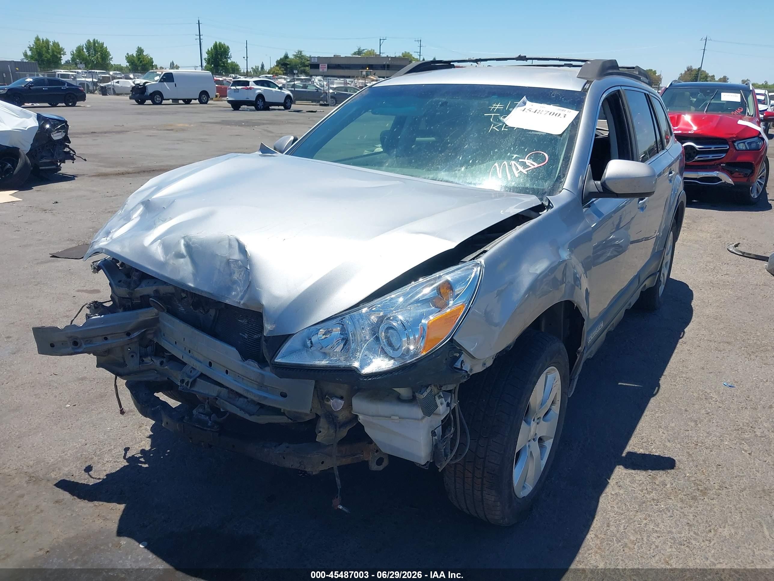 2011 Subaru Outback 2.5i Premium Silver vin: 4S4BRBFC2B3434543