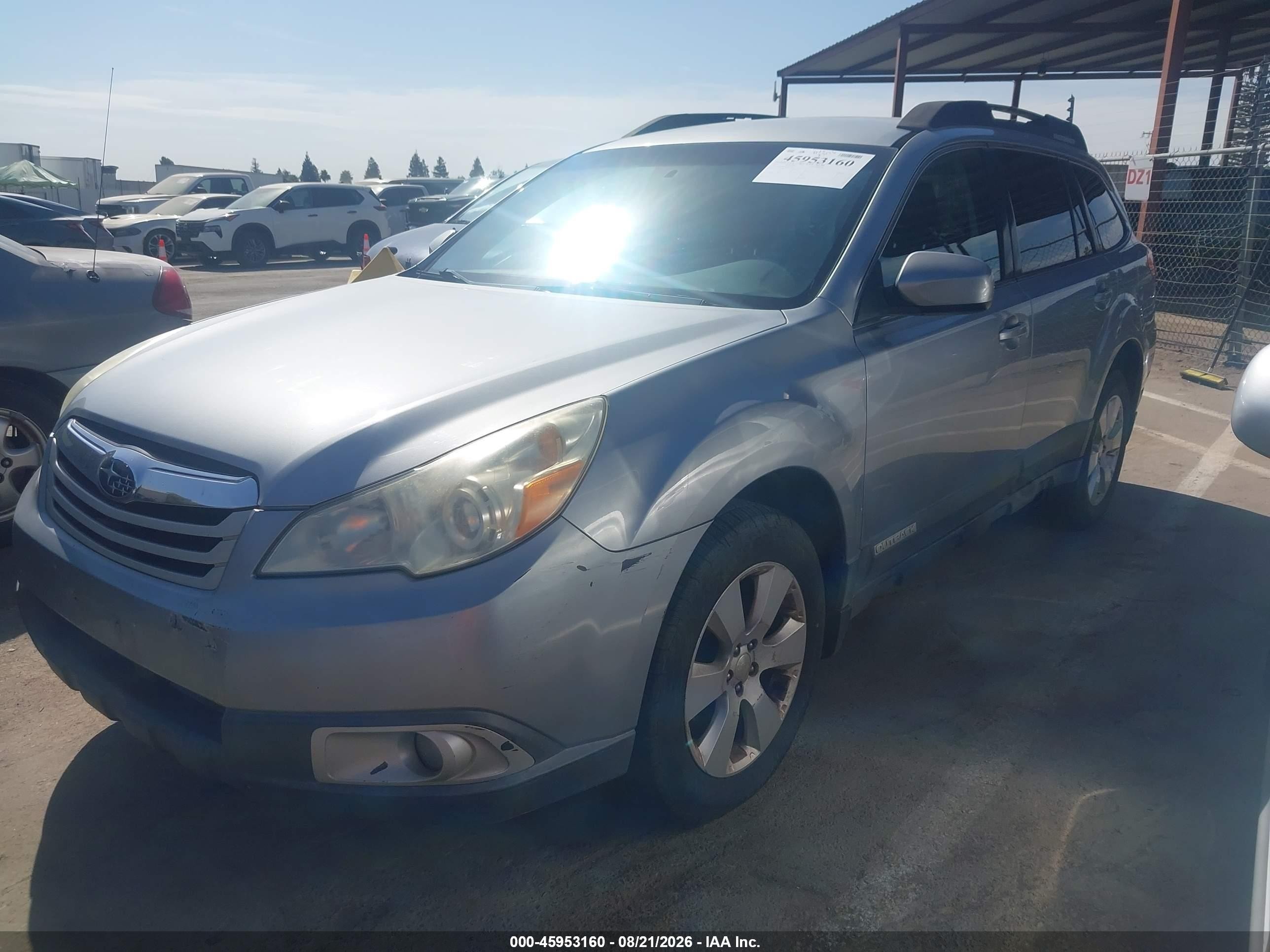 2011 Subaru Outback 2.5i Premium Серебряный vin: 4S4BRBFC4B3344536