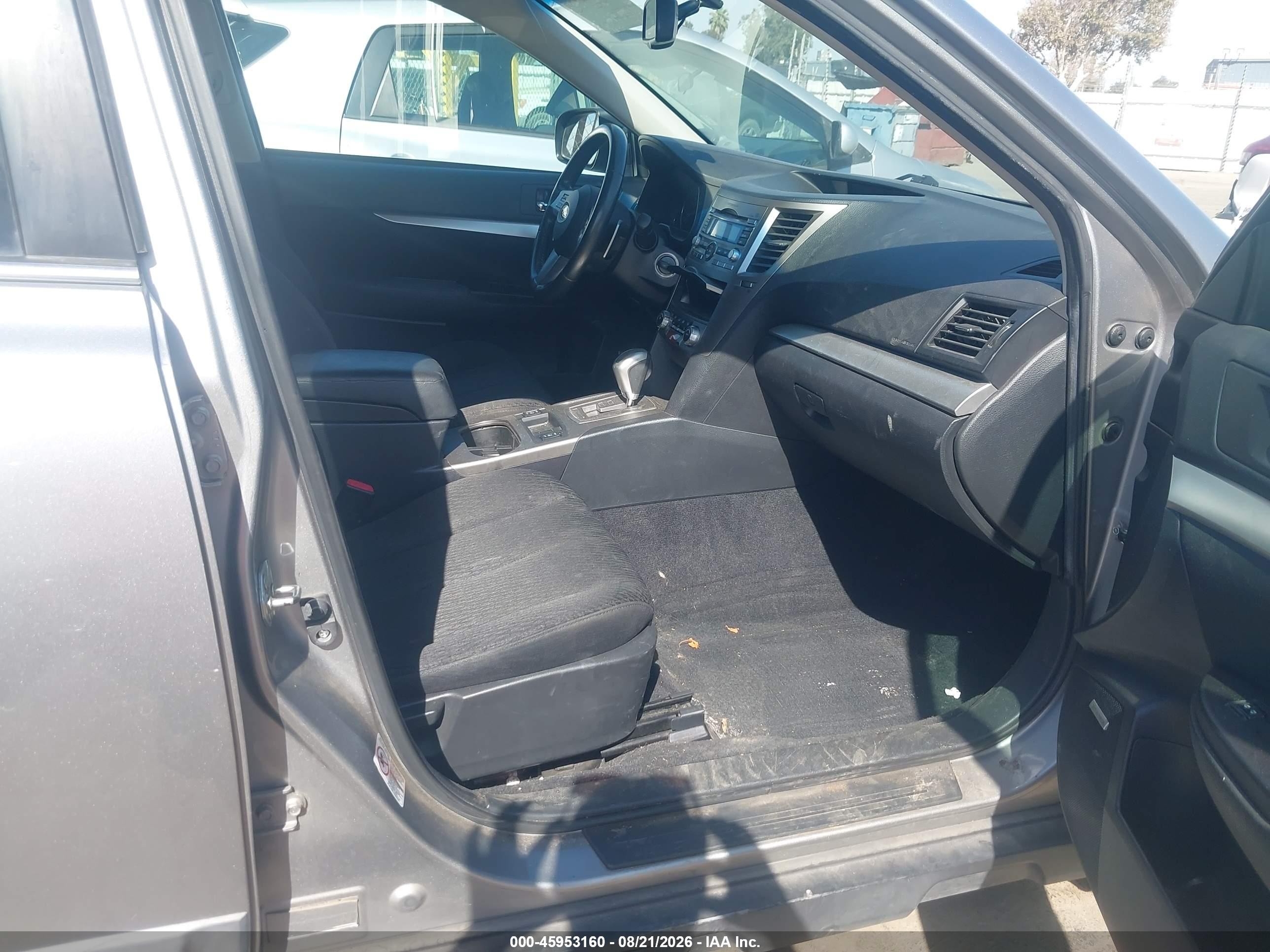 2011 Subaru Outback 2.5i Premium Серебряный vin: 4S4BRBFC4B3344536