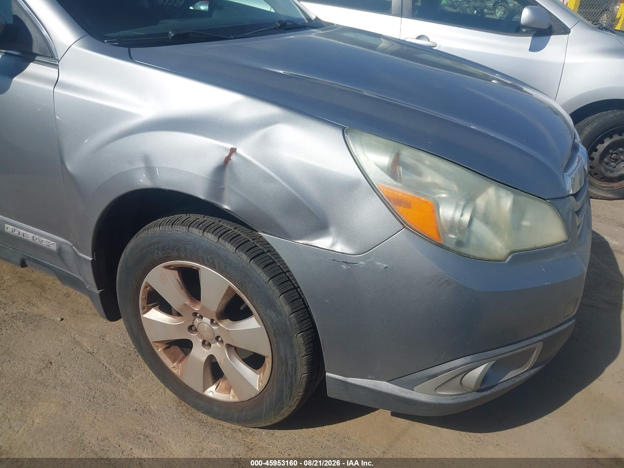 2011 Subaru Outback 2.5i Premium Серебряный vin: 4S4BRBFC4B3344536