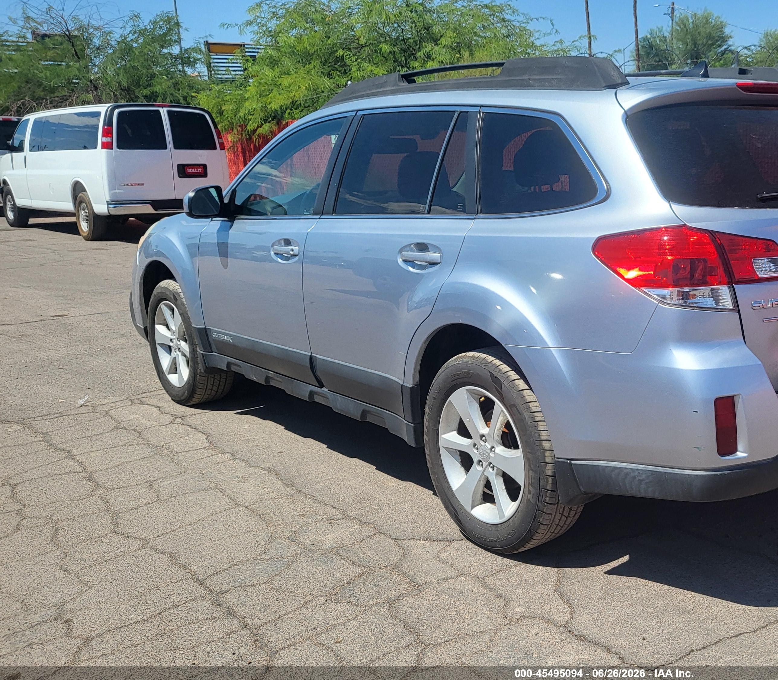 2014 Subaru Outback 2.5i Premium Silver vin: 4S4BRBFC4E3232498