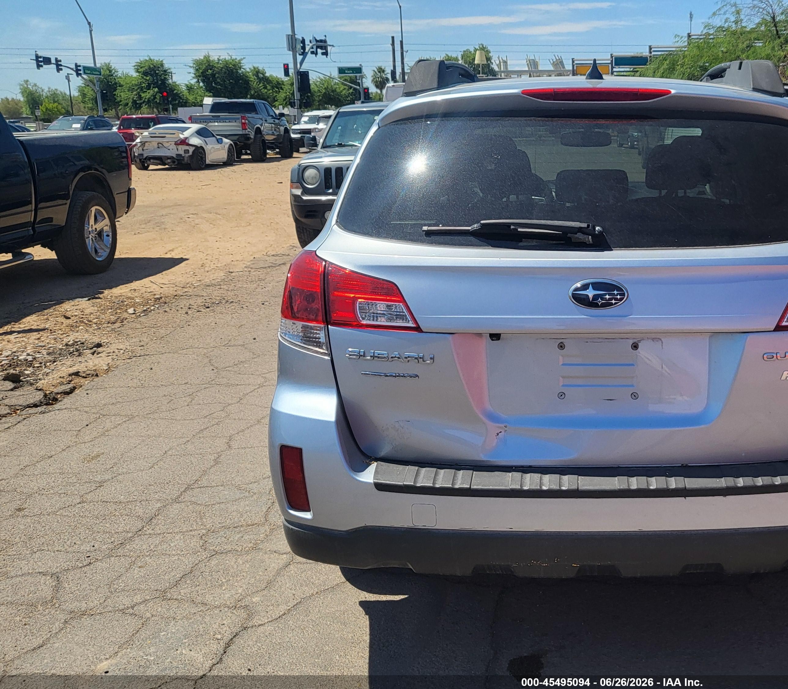2014 Subaru Outback 2.5i Premium Silver vin: 4S4BRBFC4E3232498