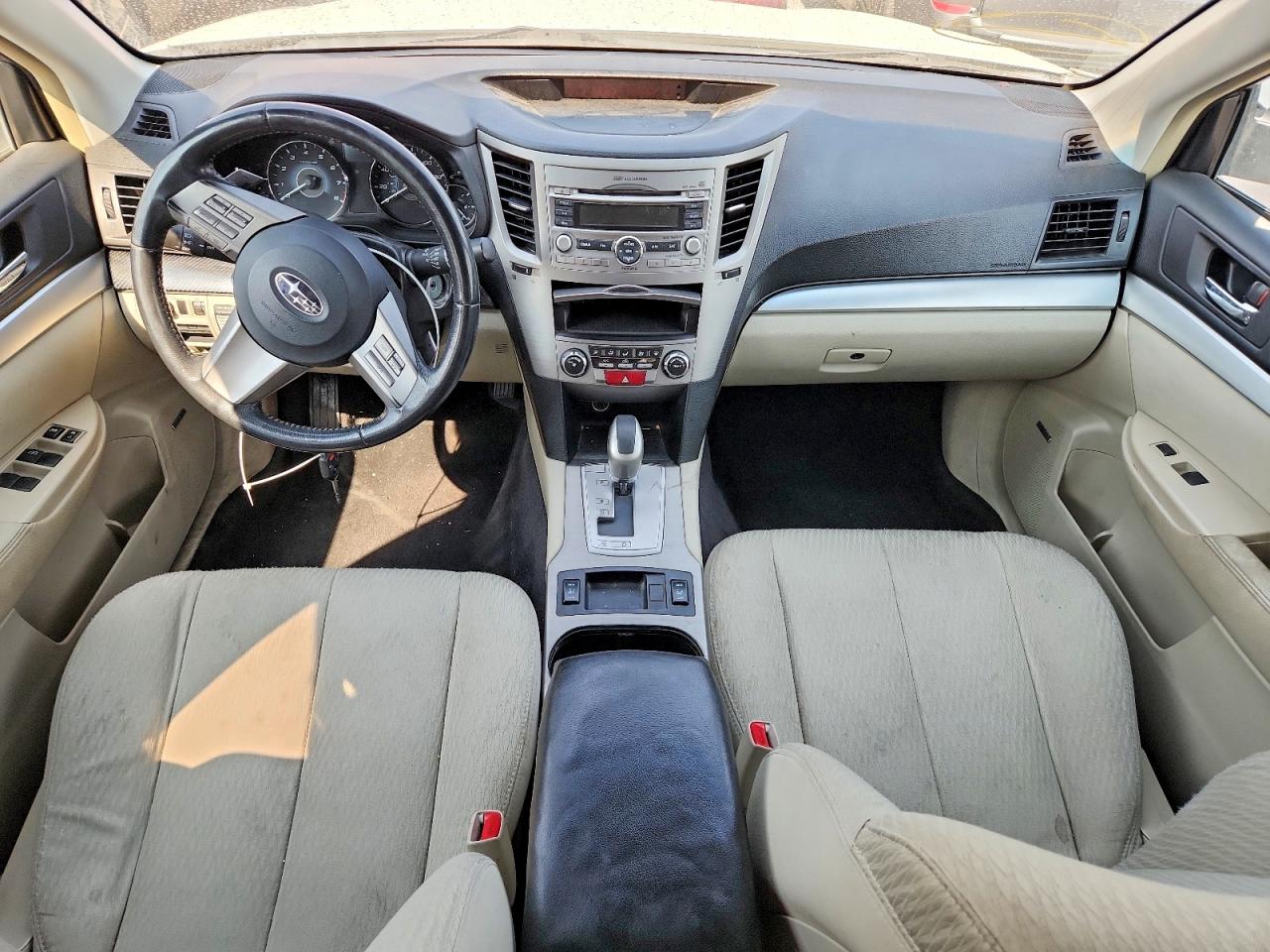 2010 Subaru Outback 2.5i Premium White vin: 4S4BRBFC5A3338517