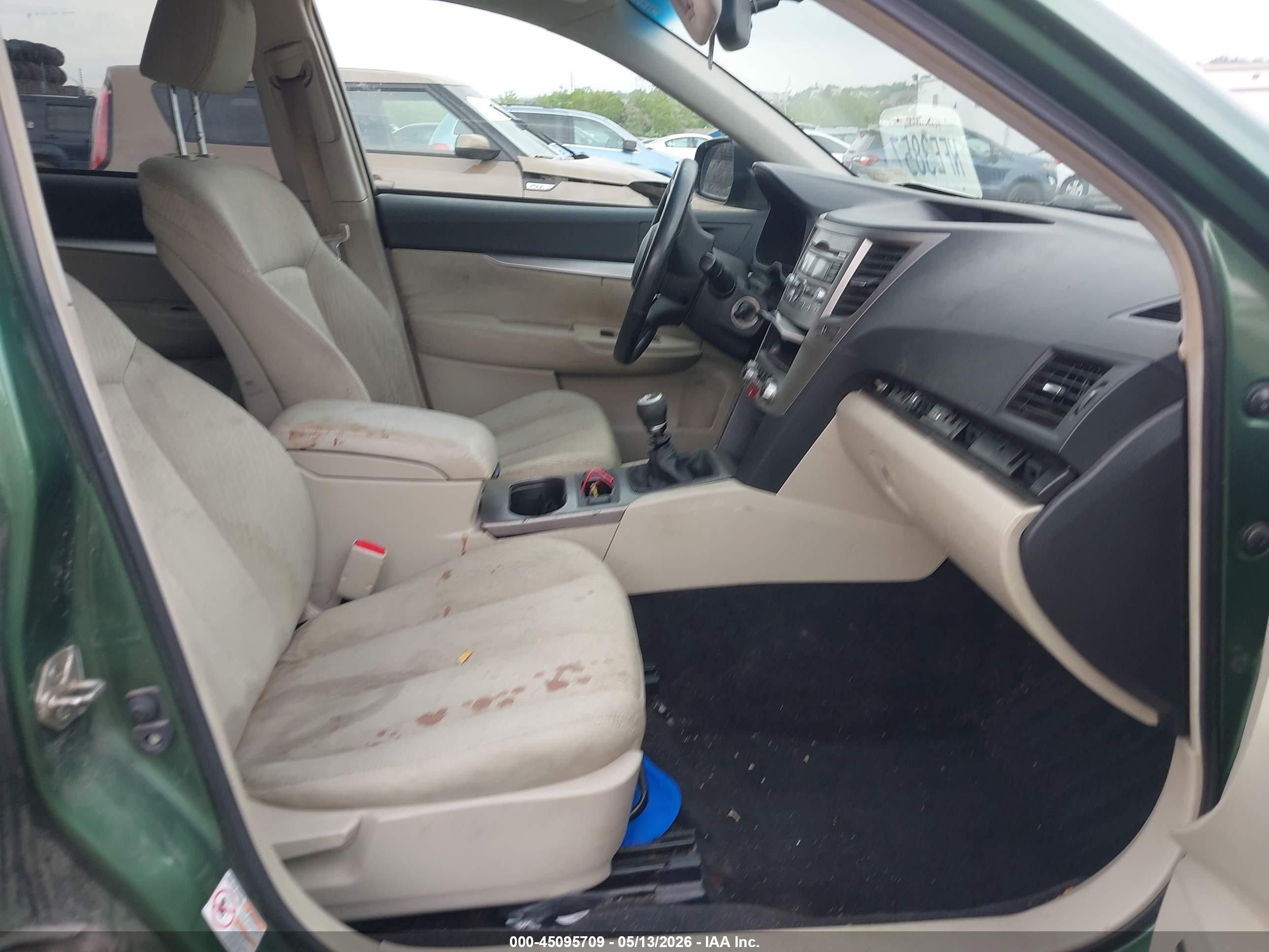 2010 Subaru Outback 2.5i Premium Зеленый vin: 4S4BRBFC6A1365026