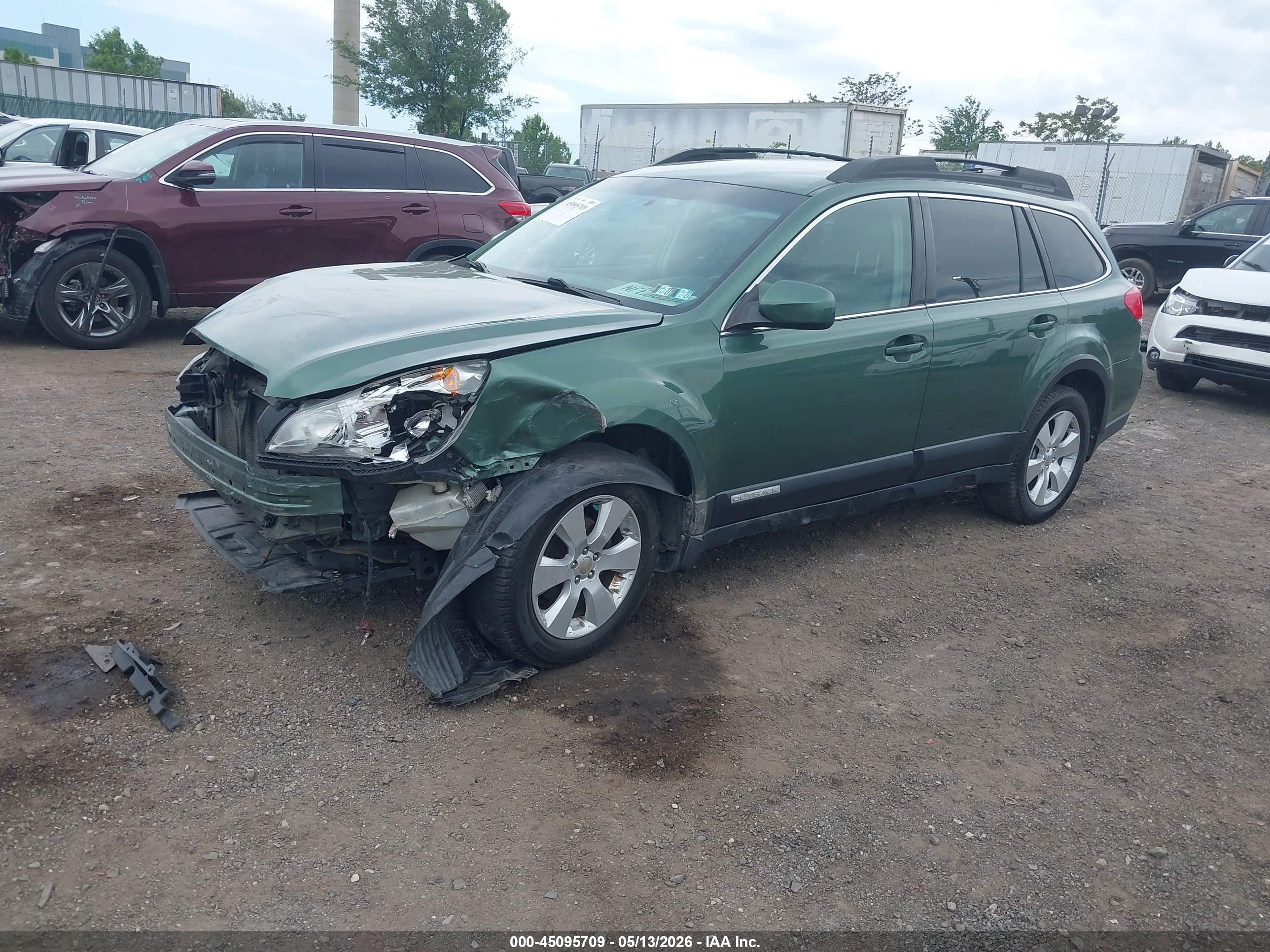 2010 Subaru Outback 2.5i Premium Зеленый vin: 4S4BRBFC6A1365026