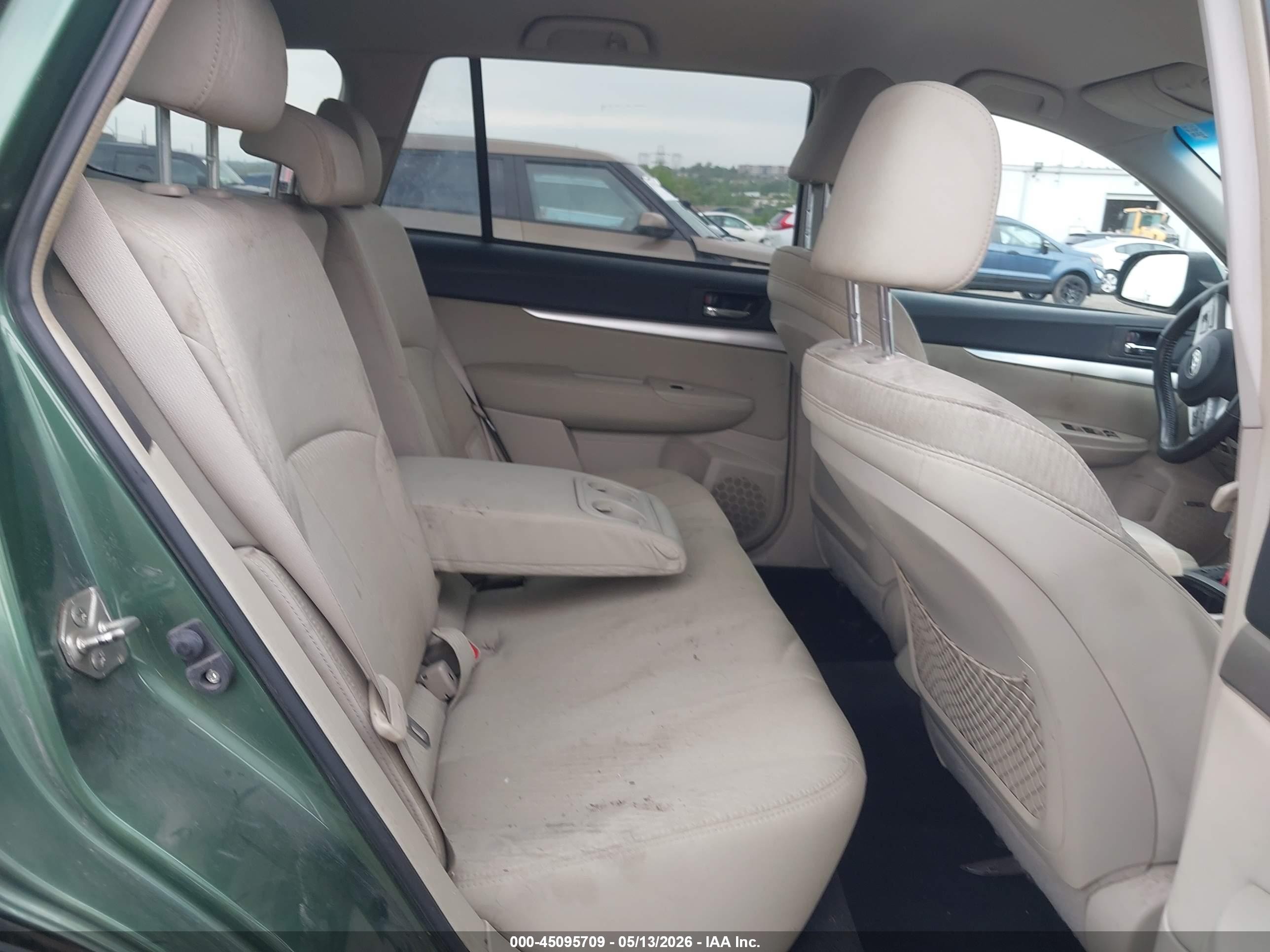 2010 Subaru Outback 2.5i Premium Зеленый vin: 4S4BRBFC6A1365026