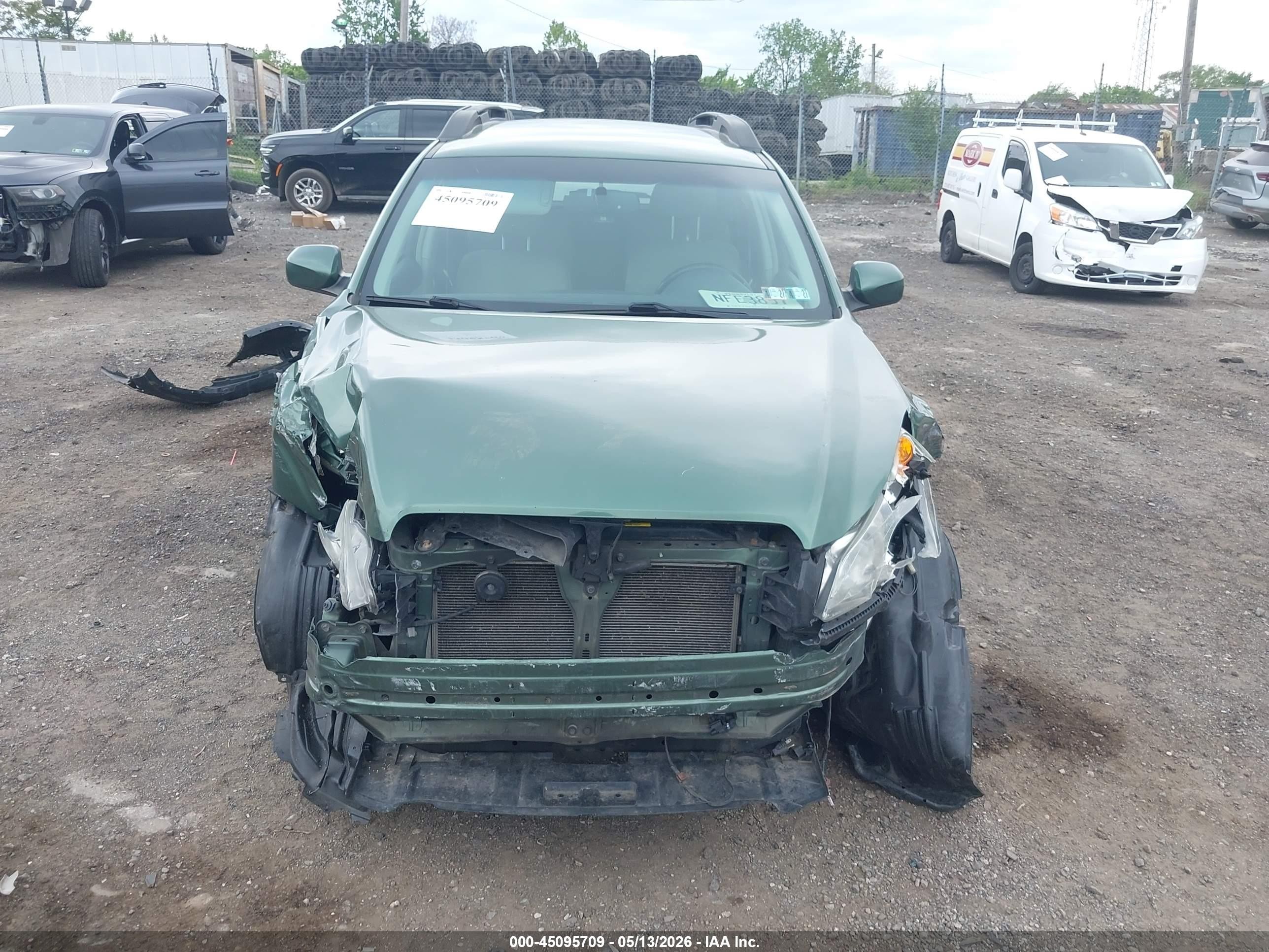 2010 Subaru Outback 2.5i Premium Зеленый vin: 4S4BRBFC6A1365026