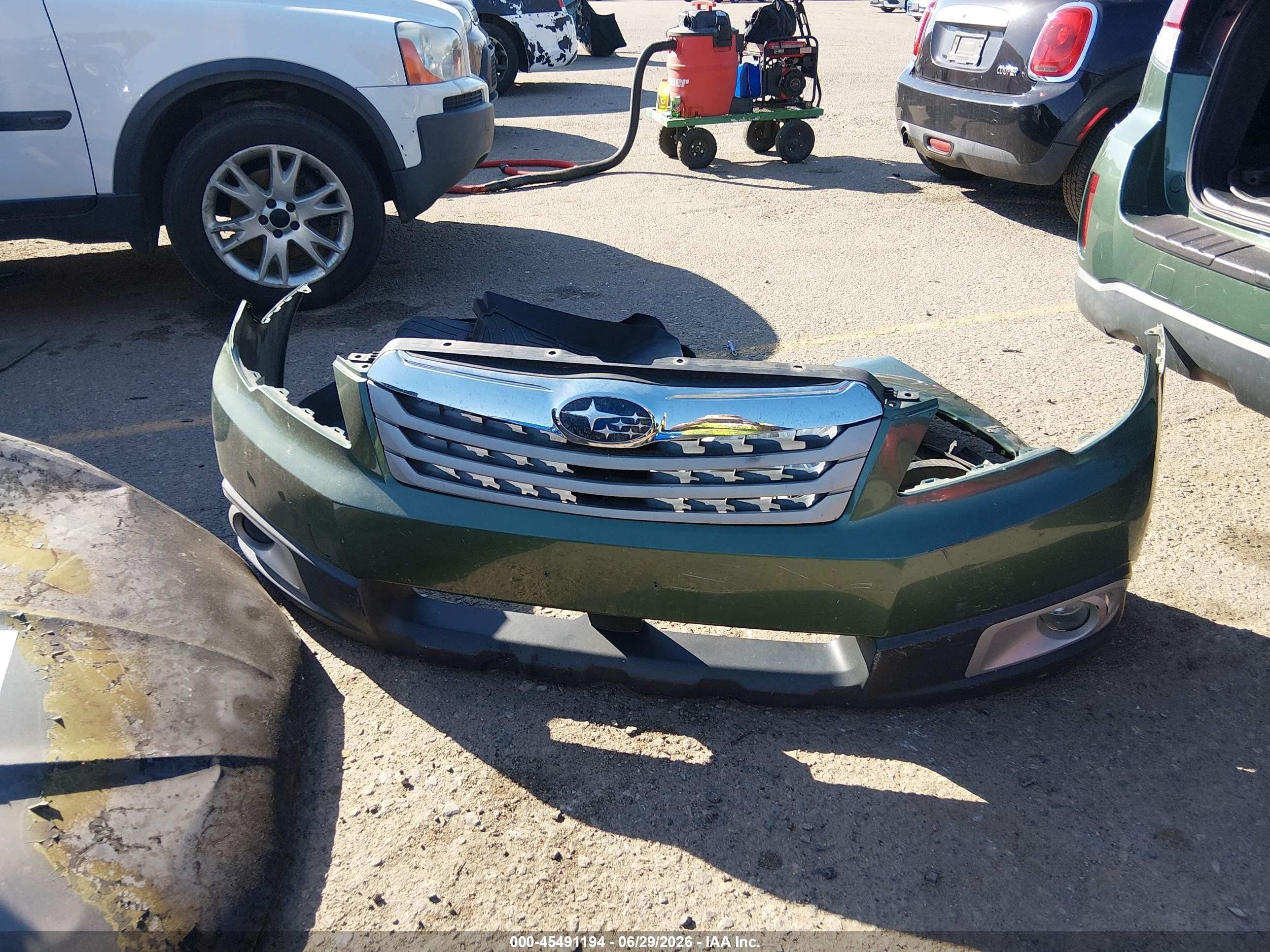 2010 Subaru Outback 2.5i Premium Green vin: 4S4BRBFC7A3384172