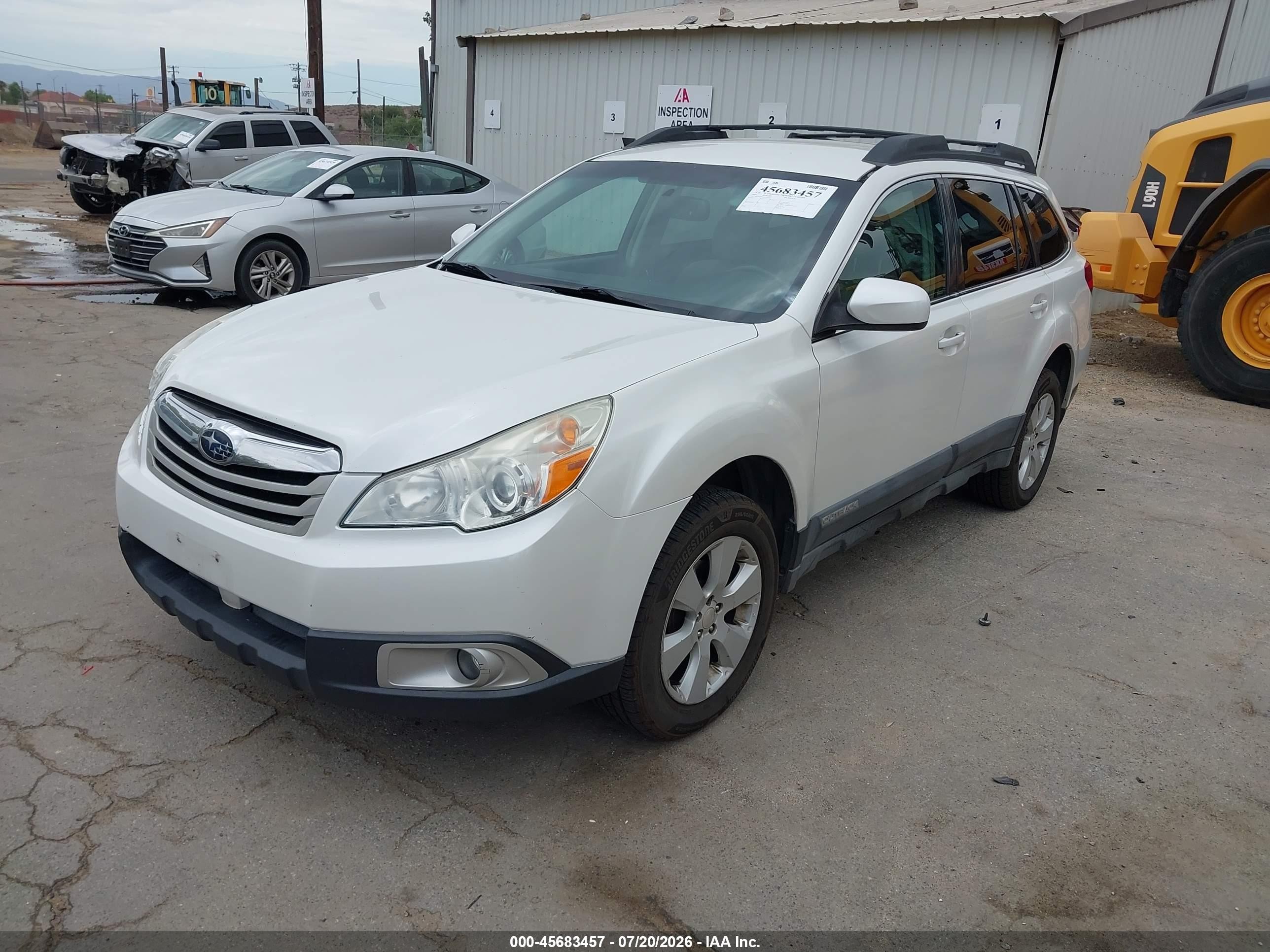 2010 Subaru Outback 2.5i Premium White vin: 4S4BRBFC9A3356468
