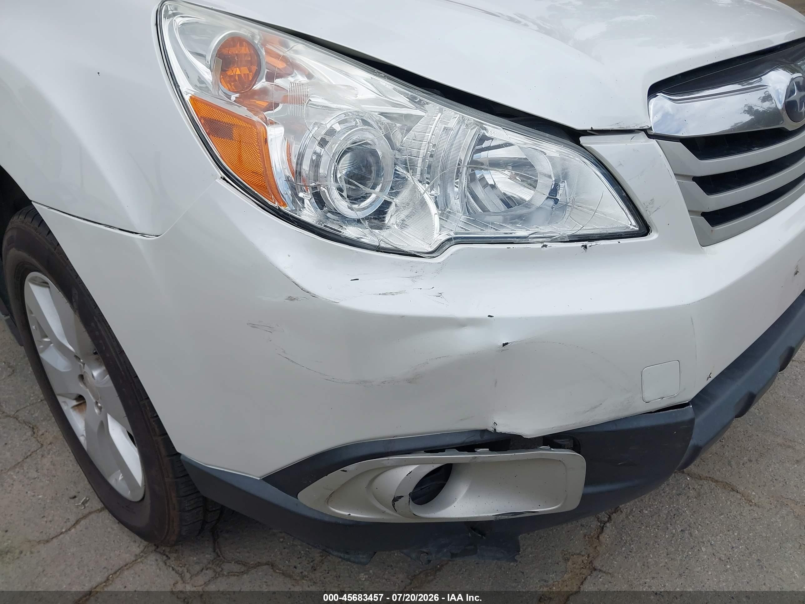 2010 Subaru Outback 2.5i Premium White vin: 4S4BRBFC9A3356468