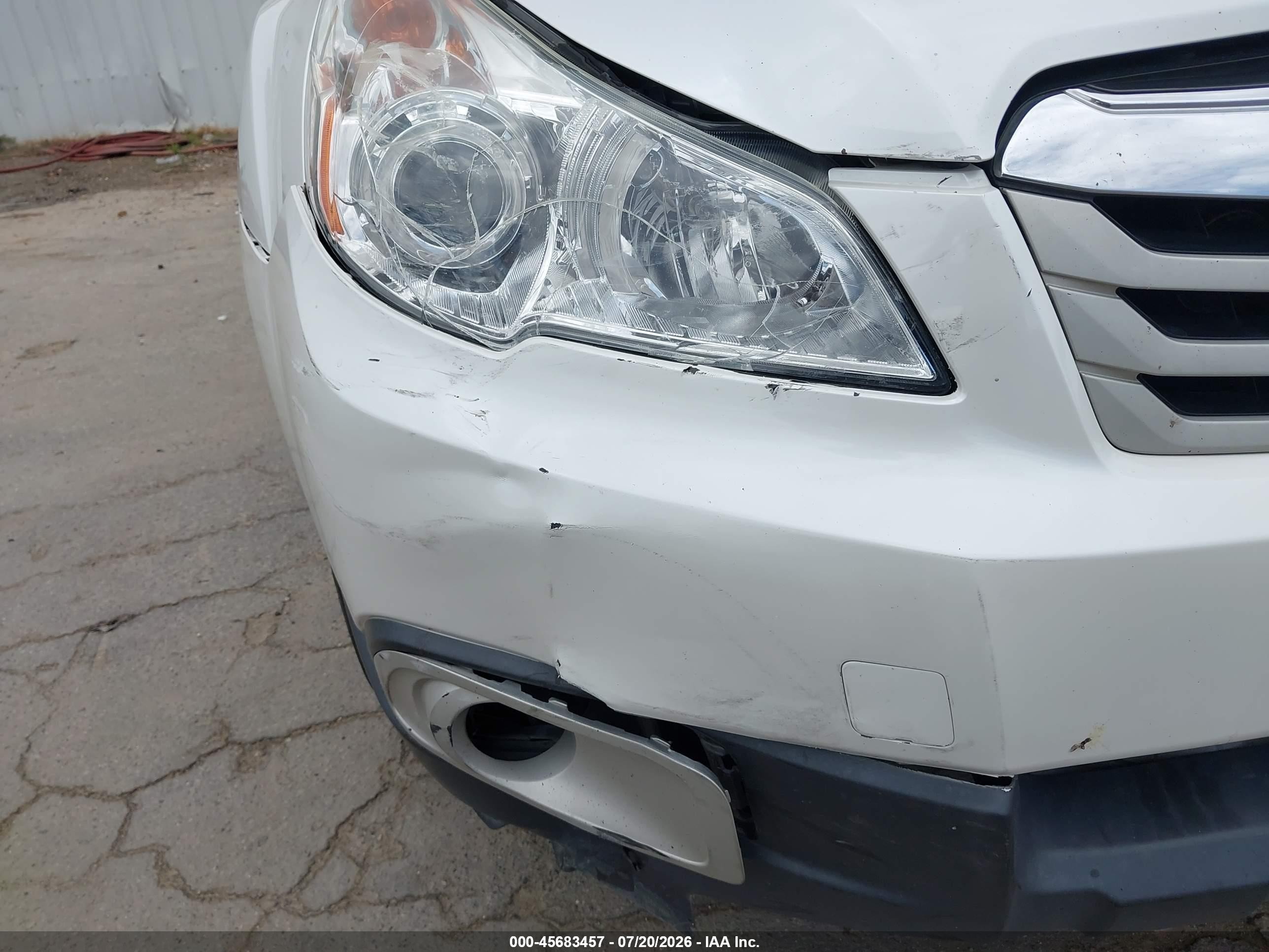2010 Subaru Outback 2.5i Premium White vin: 4S4BRBFC9A3356468
