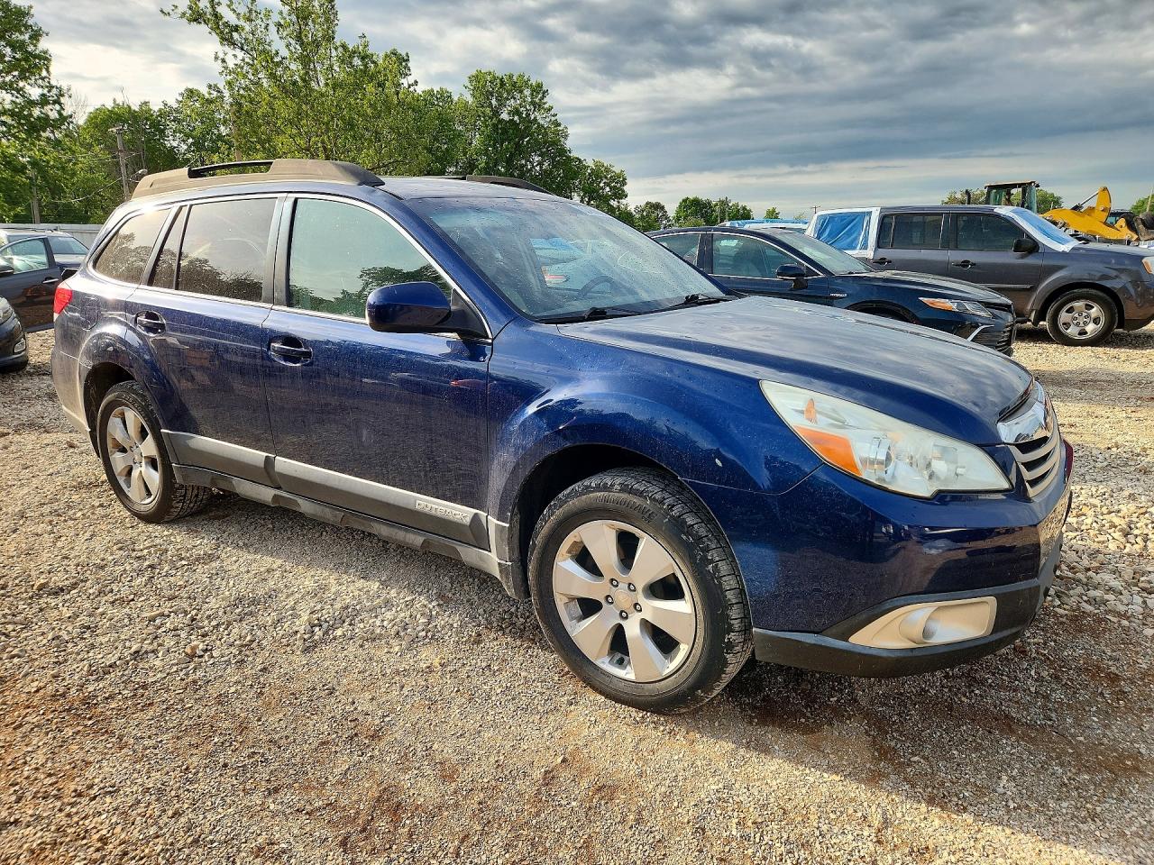 2010 Subaru Outback 2.5i Premium Blue vin: 4S4BRBGC0A3372623