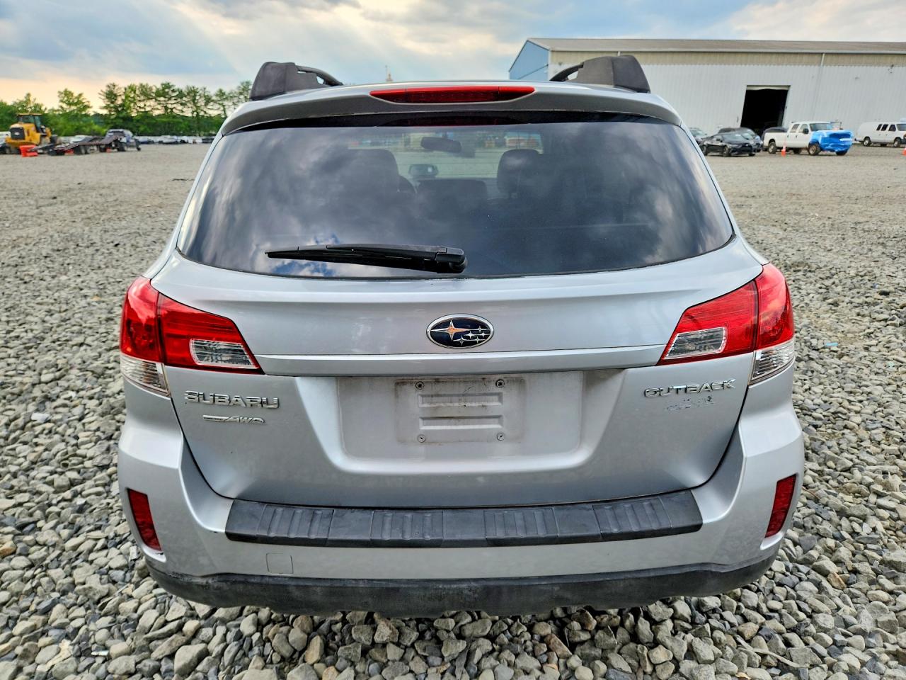 2012 Subaru Outback 2.5i Premium Серебряный vin: 4S4BRBGC0C3208453
