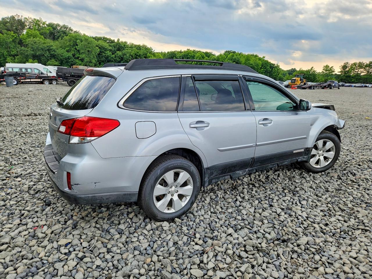 2012 Subaru Outback 2.5i Premium Серебряный vin: 4S4BRBGC0C3208453