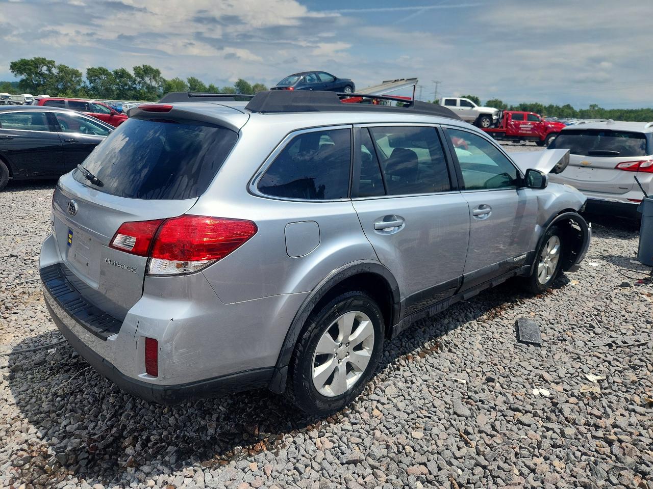 2012 Subaru Outback 2.5i Premium Silver vin: 4S4BRBGC0C3227648